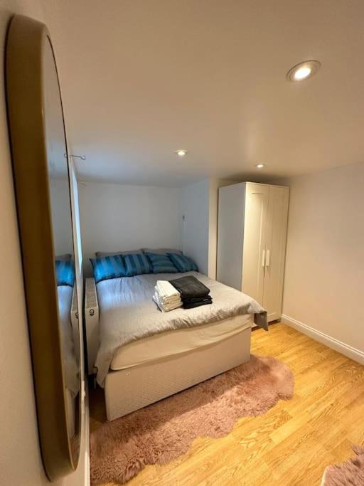 One Bedroom Flat Near Tube And Wembley Stadium London
