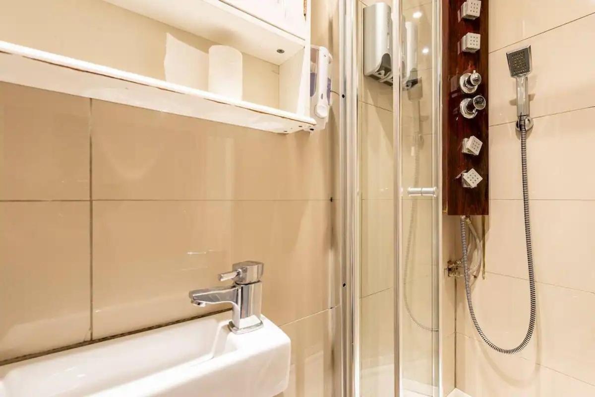 Gjestgiverier In Stepney-limehouse London