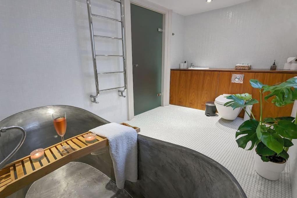 Ferienhaus Extra Big 4-bed House In Liverpool Street!