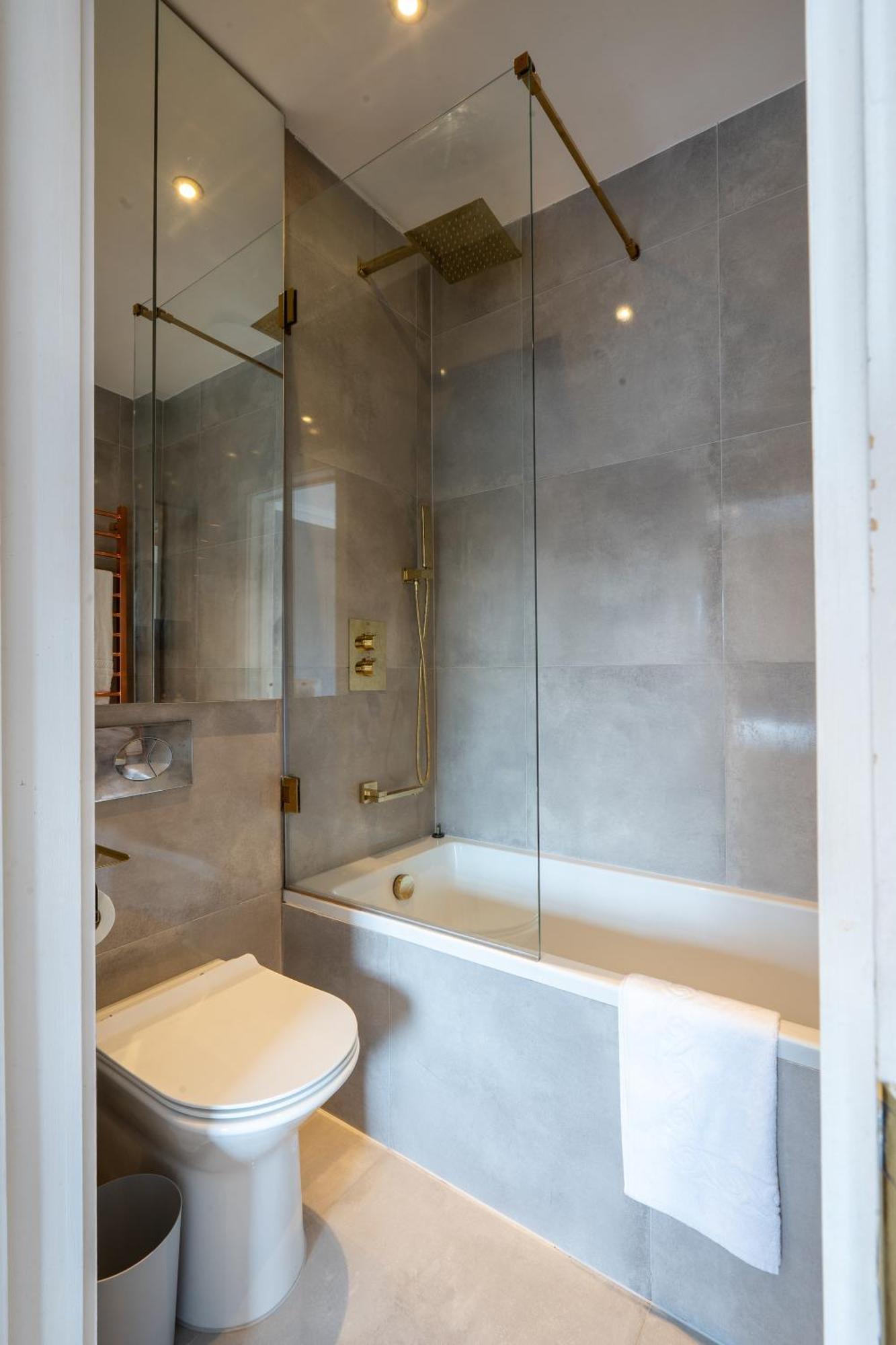 Camden's Luxurious Urban Escape Apartment