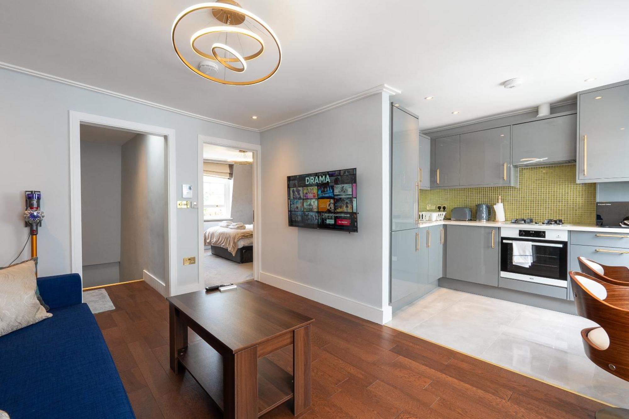 Camden's Luxurious Urban Escape Apartment London