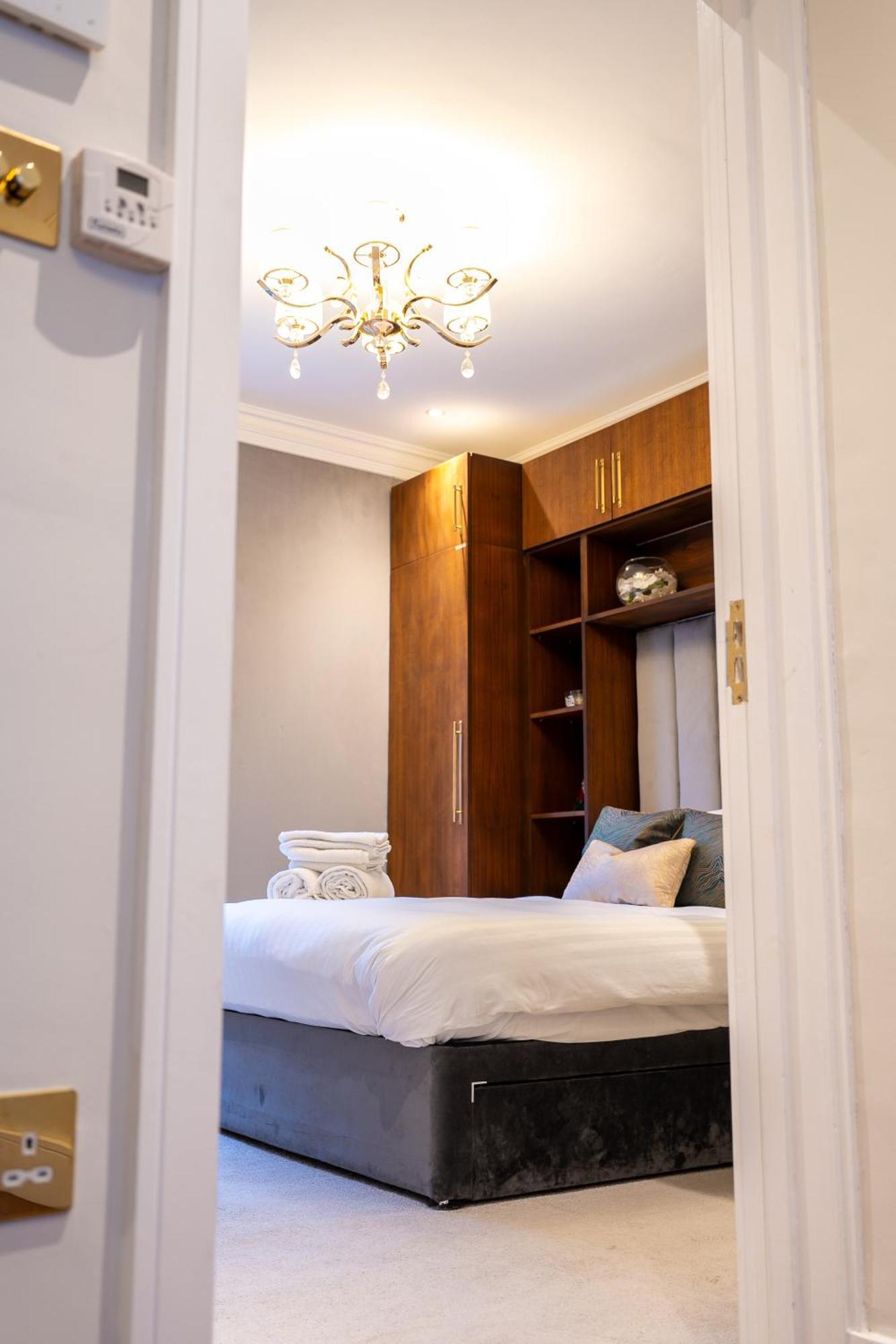 Camden's Luxurious Urban Escape