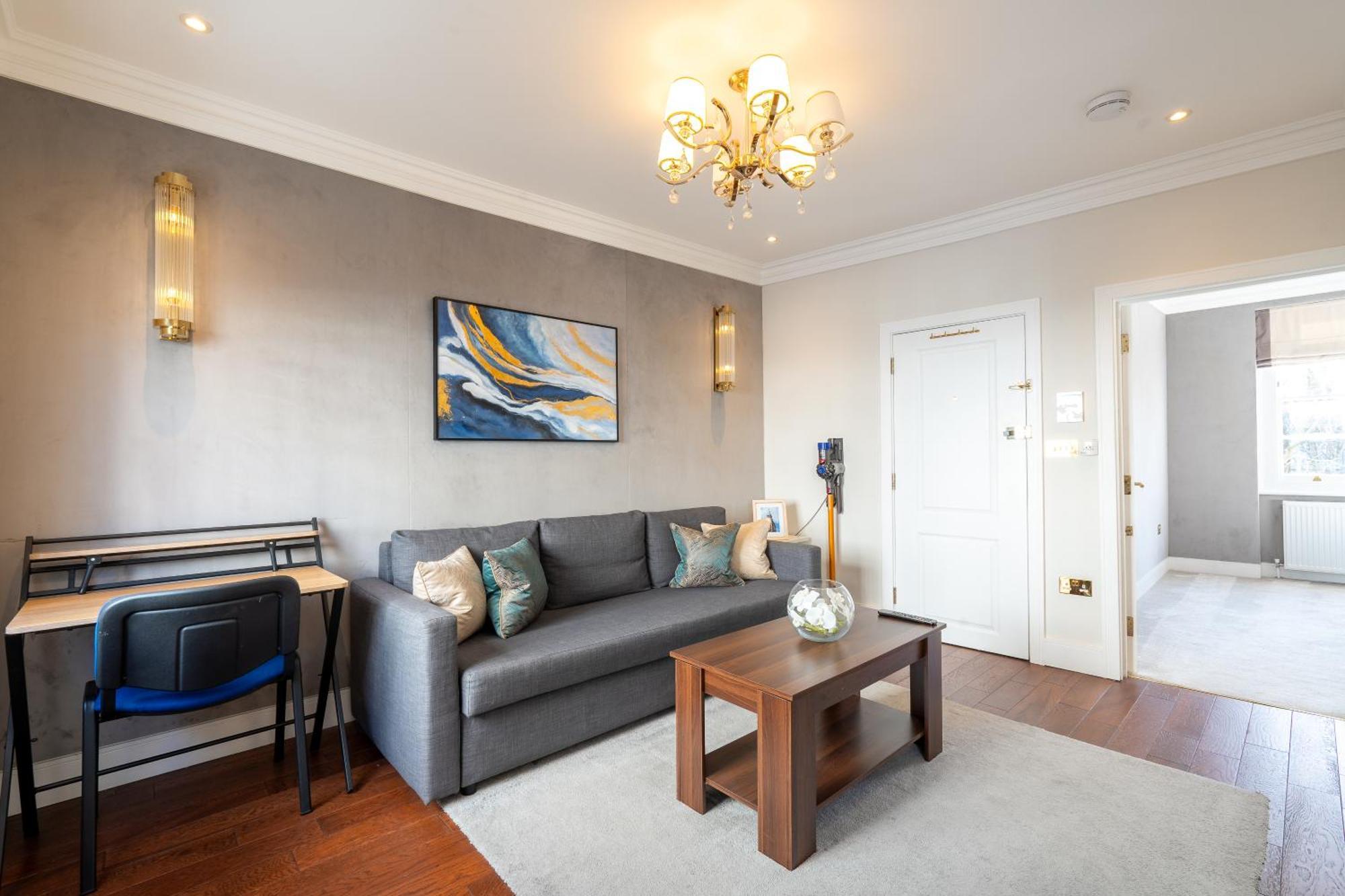 Camden's Luxurious Urban Escape *