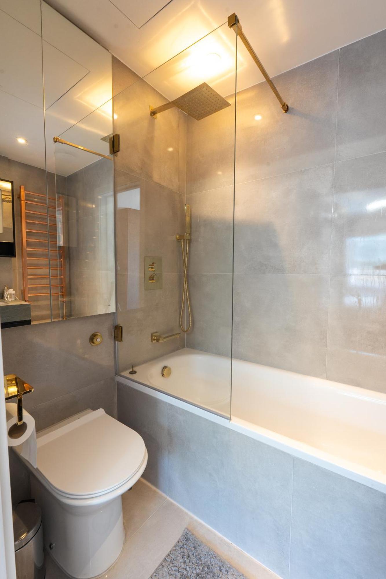 Camden's Luxurious Urban Escape Apartment *