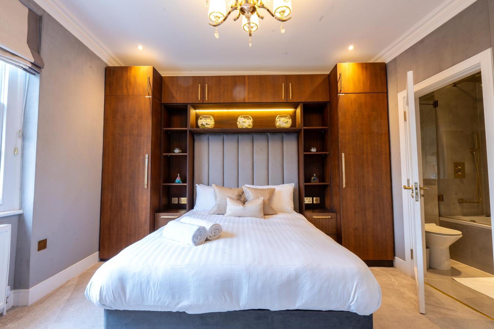 Camden's Luxurious Urban Escape Apartment *
