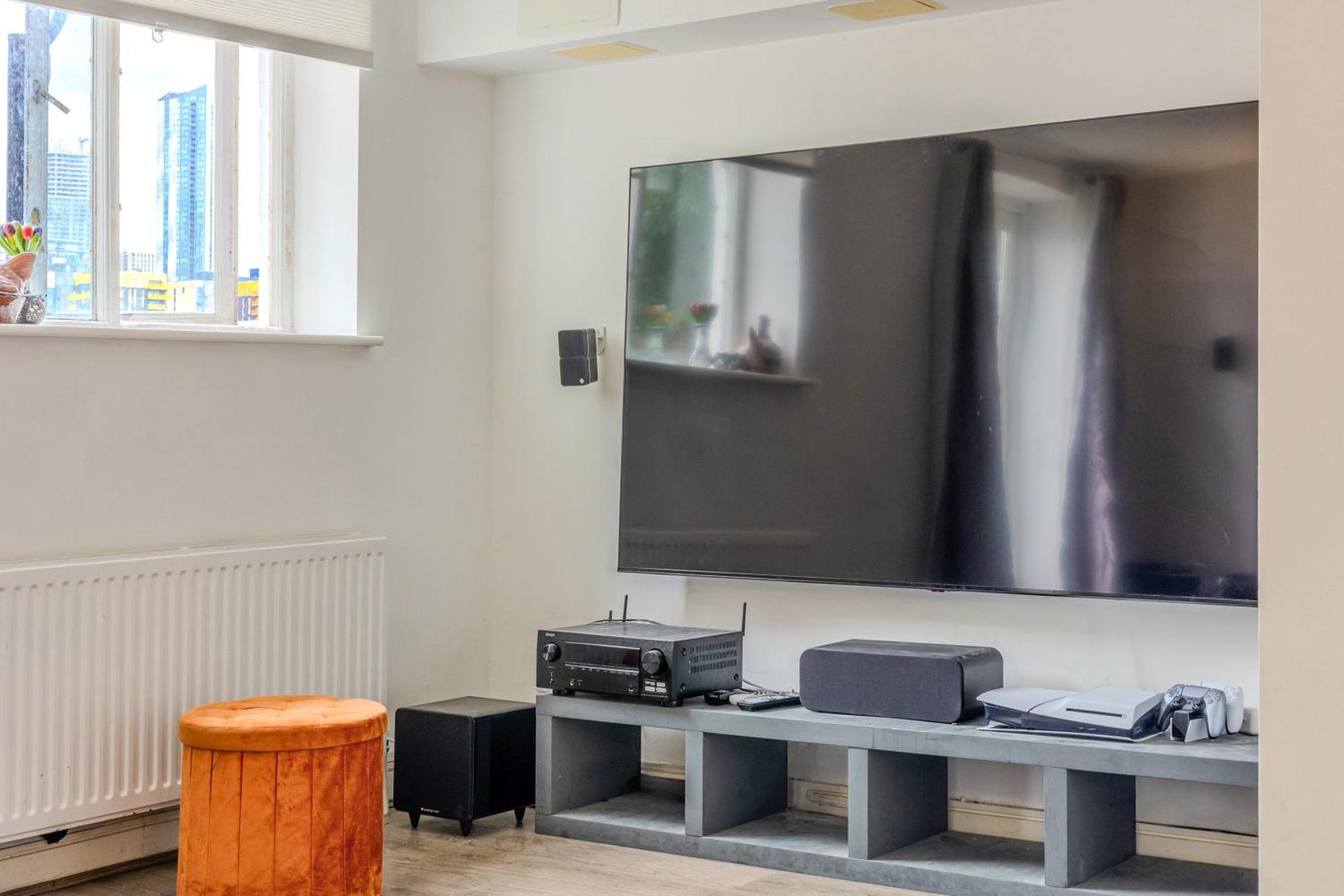 Apartment Peaceful 1br Near Canary Warf, 2min Thames River *