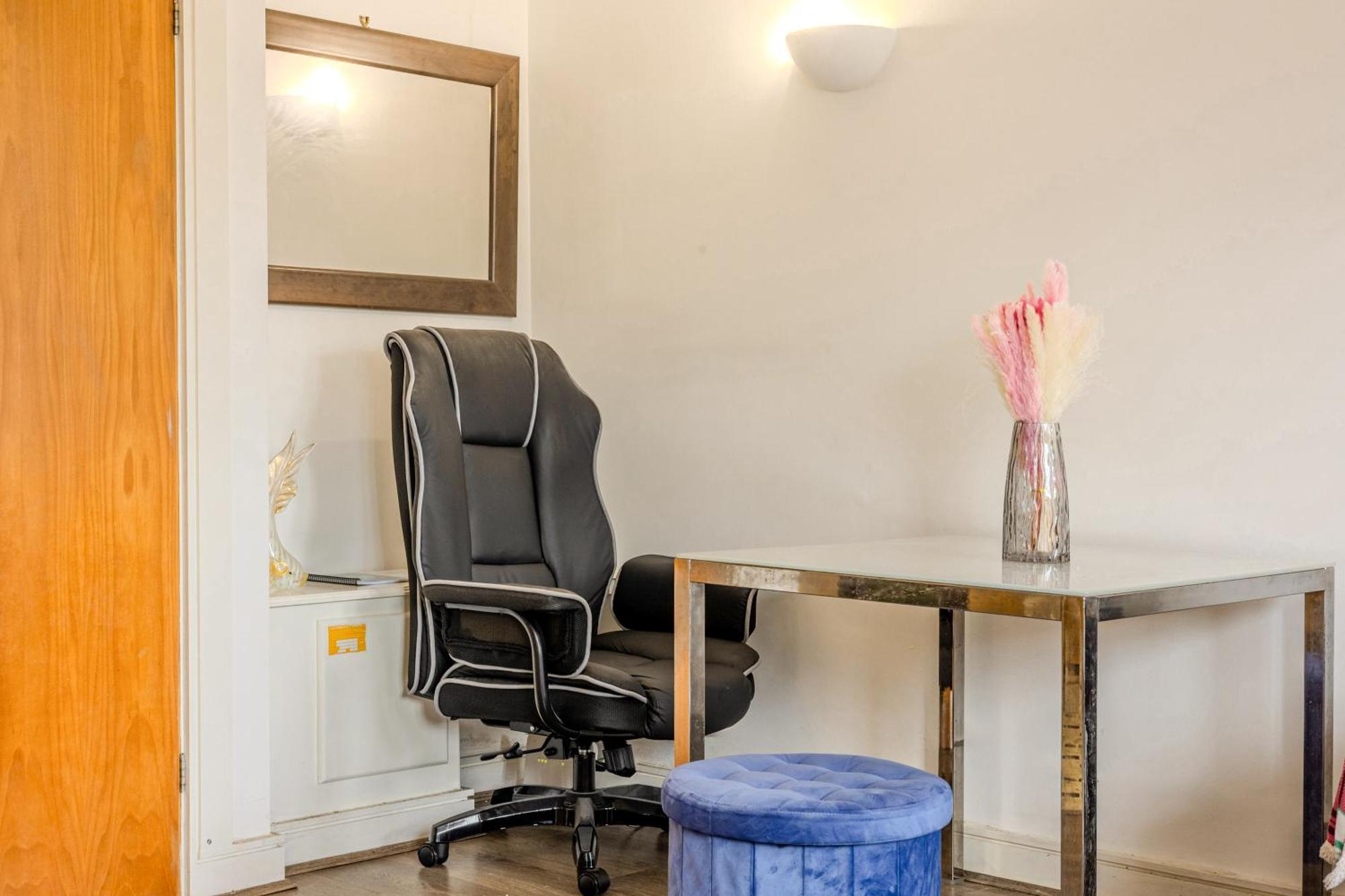 Peaceful 1br Near Canary Warf, 2min Thames River Apartment