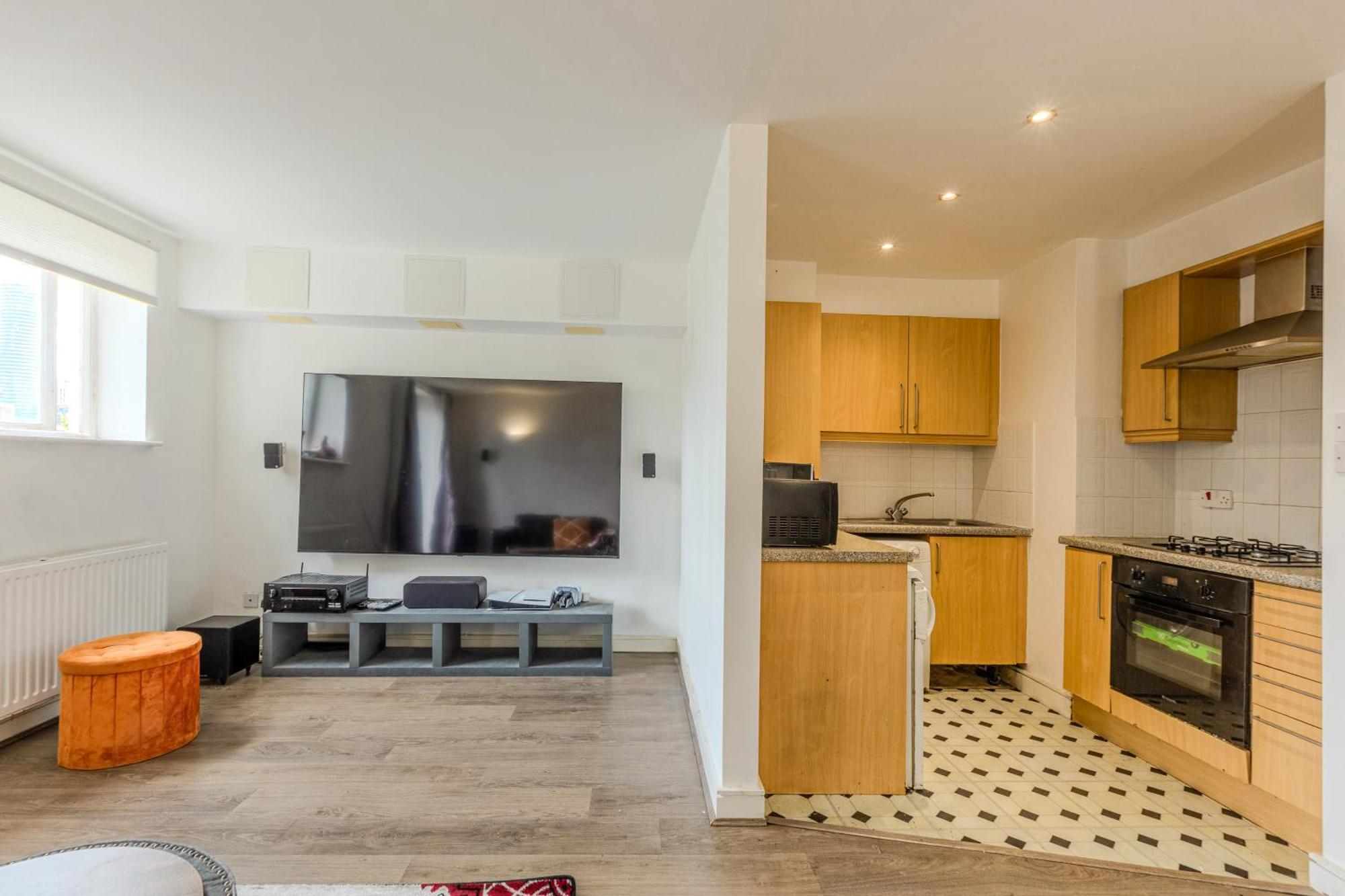Peaceful 1br Near Canary Warf, 2min Thames River Apartment London