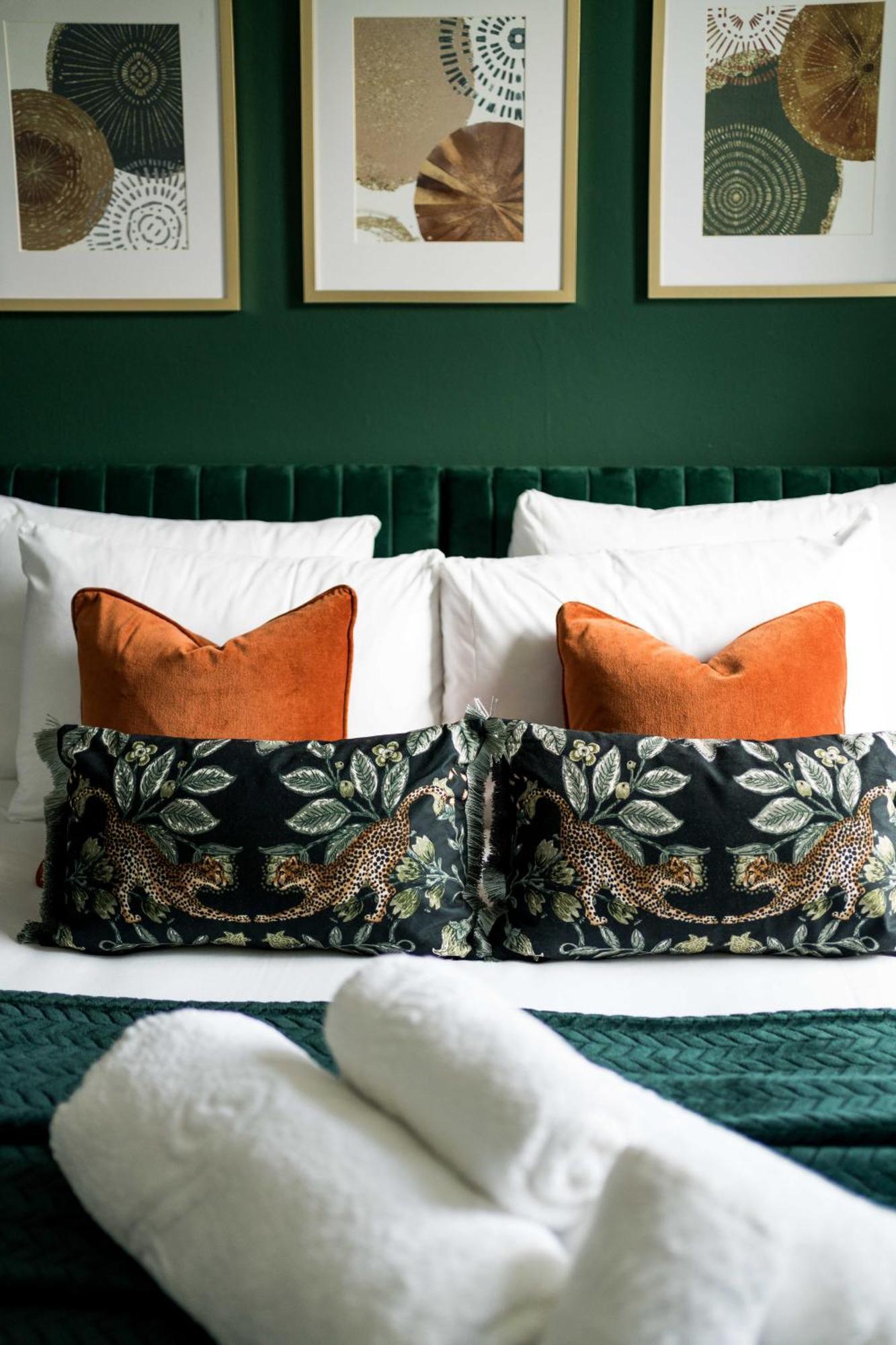 Sunny 2b-1b Flat Nr Borough Market, Londen