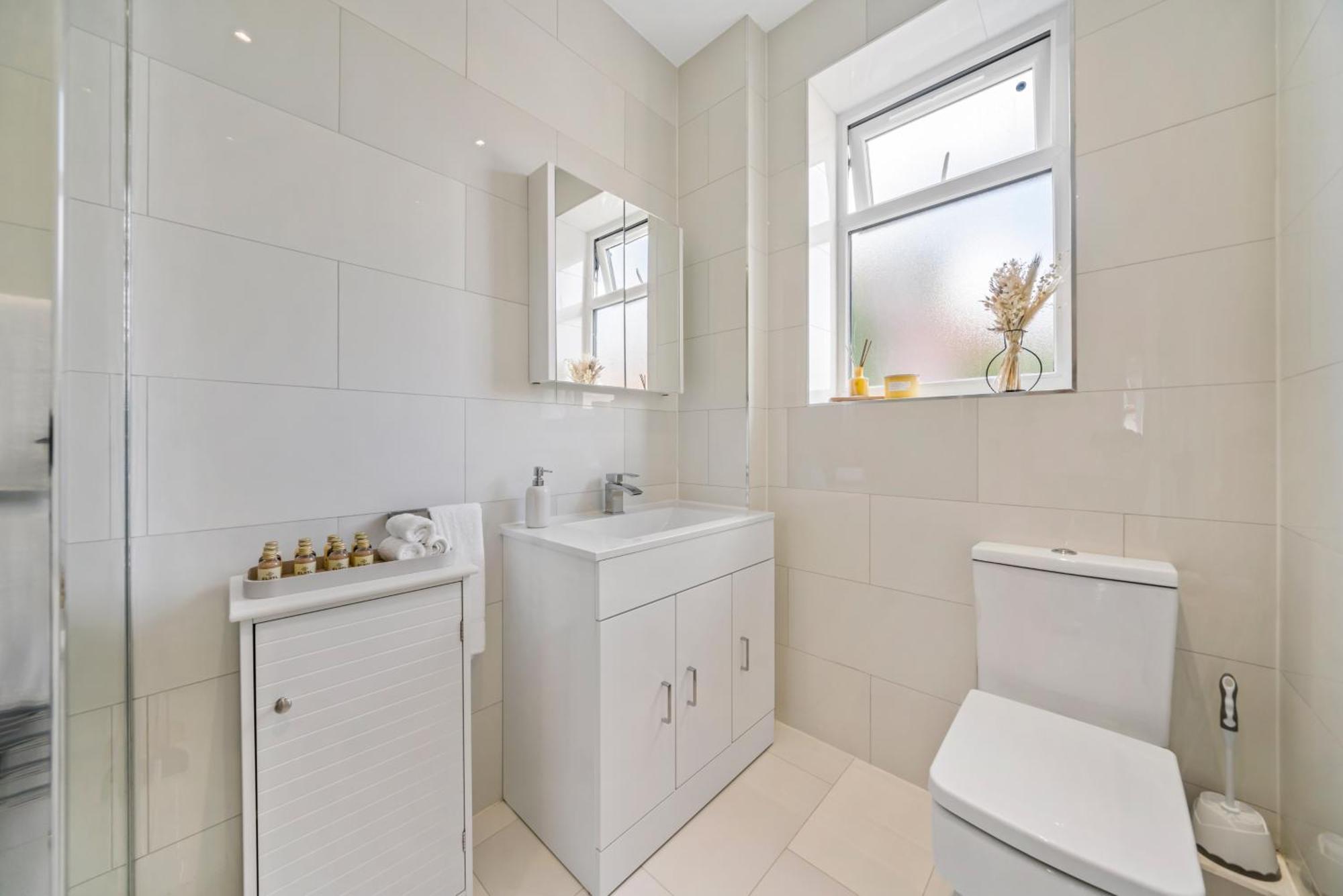 Award Winning 2025 - Wembley Luxury Apartment 2Br Stay Next To Stadium Plus Free Parking *
