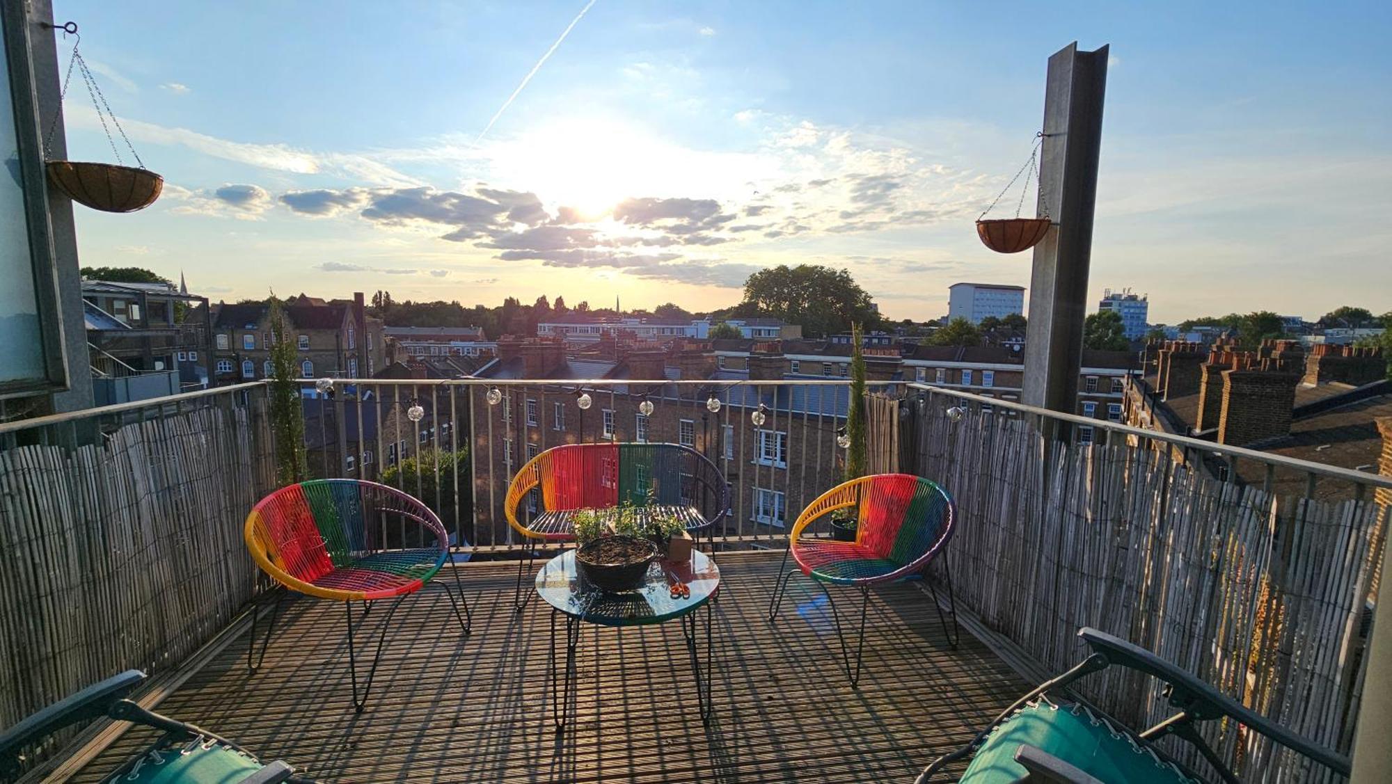 Roof Terrace, 2-bed 2-bath, Stoke Newington London