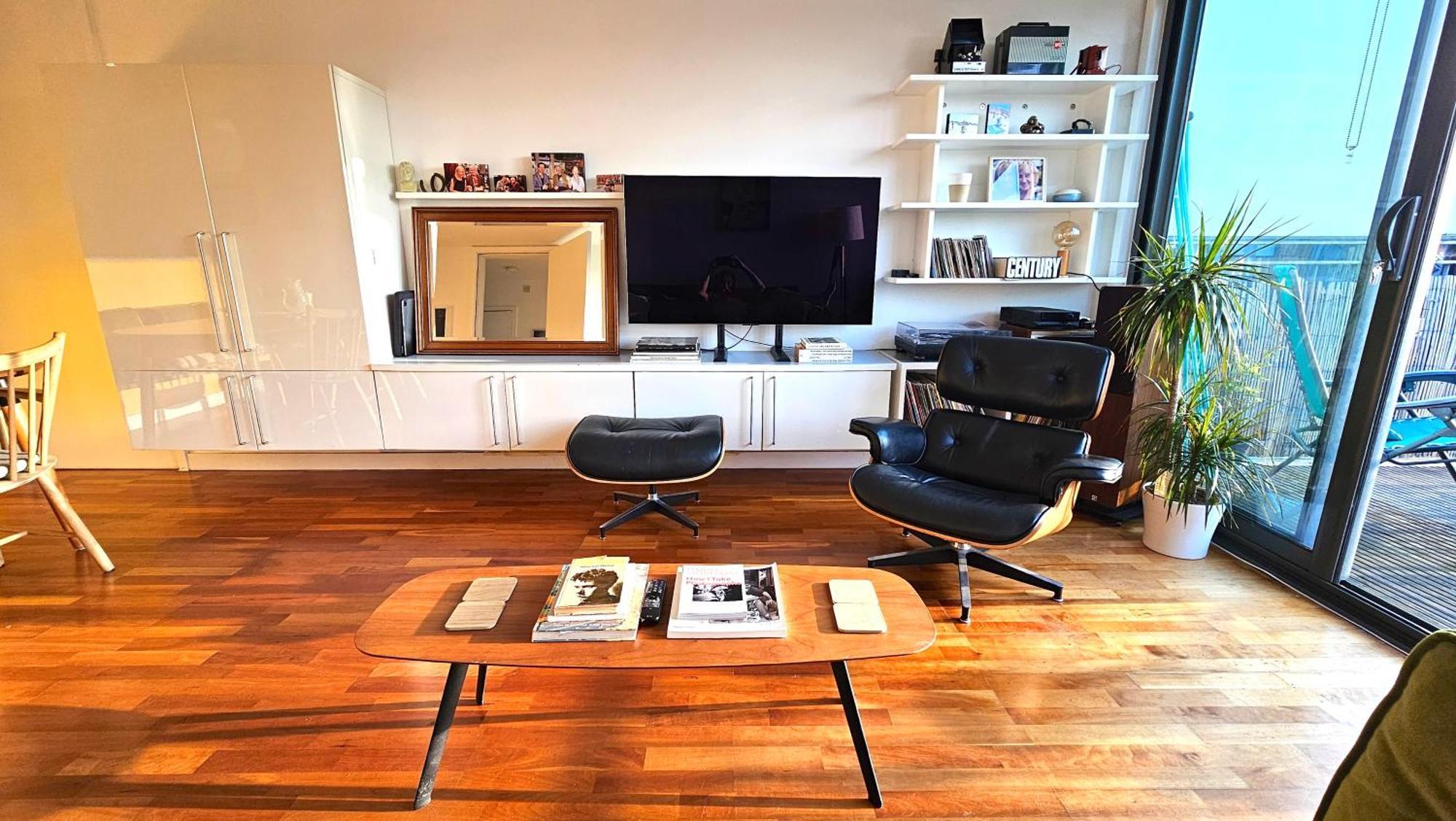 Roof Terrace, 2-bed 2-bath, Stoke Newington