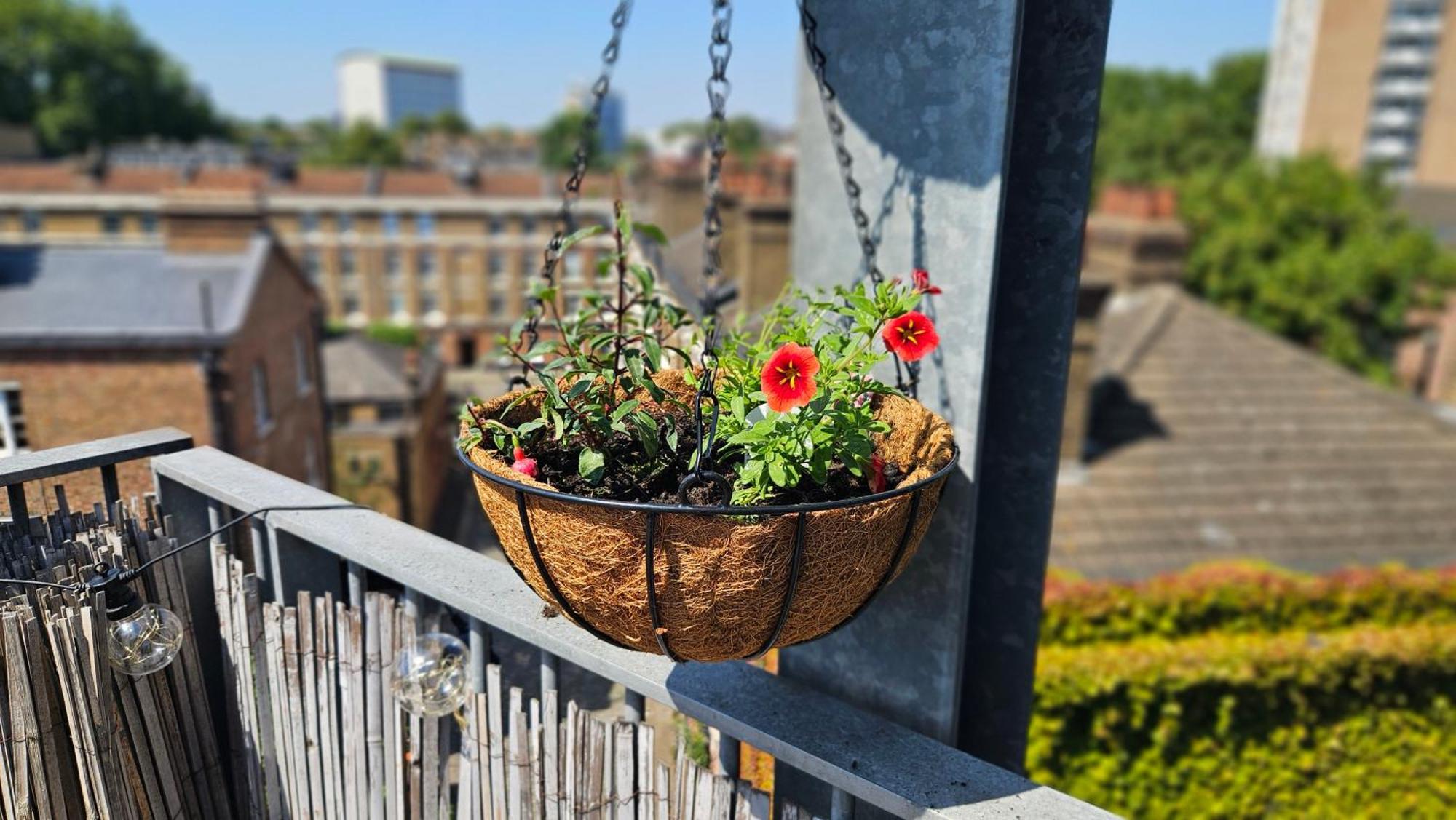 Roof Terrace, 2-bed 2-bath, Stoke Newington Apartment