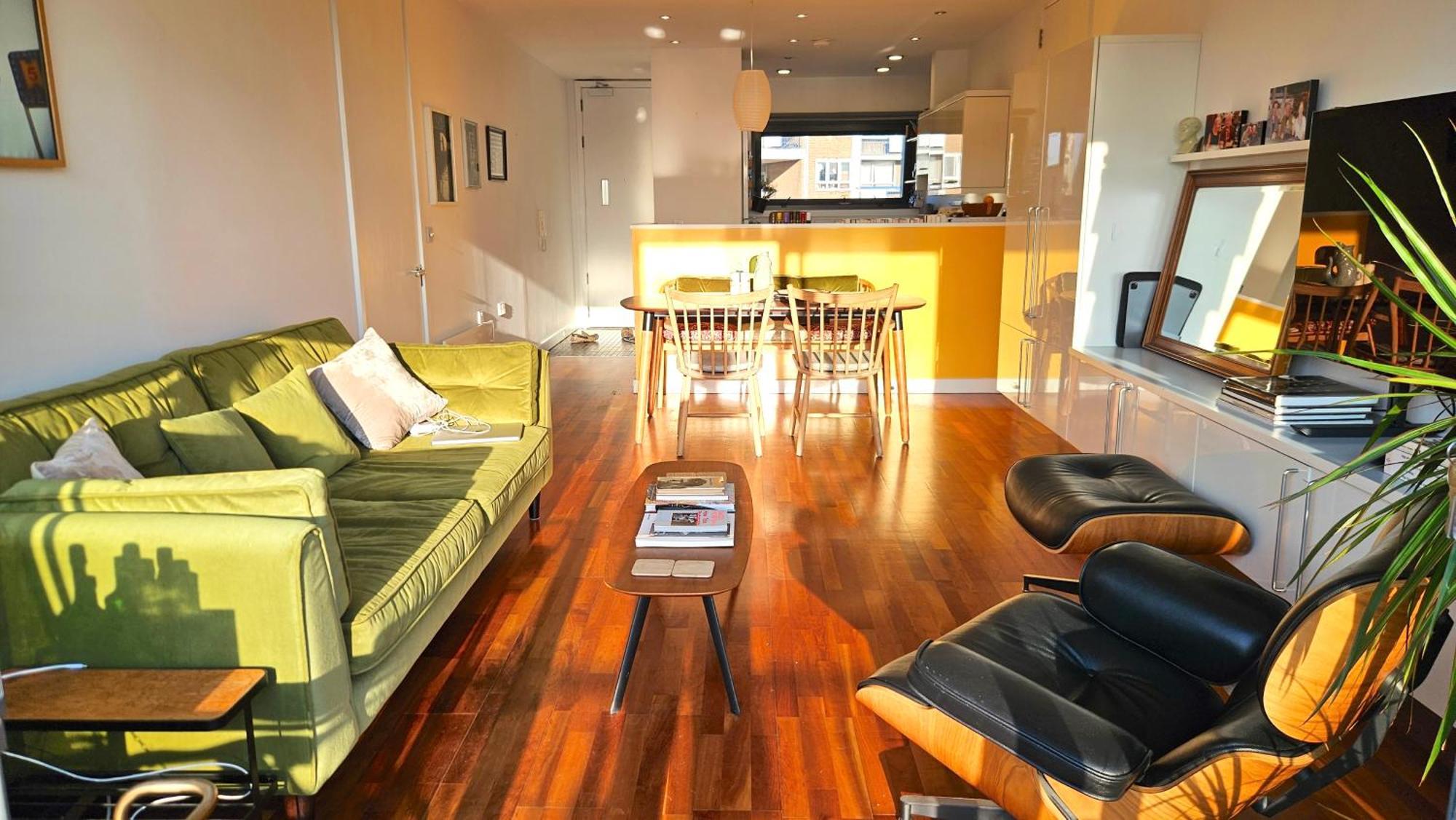 Apartment Roof Terrace, 2-bed 2-bath, Stoke Newington London