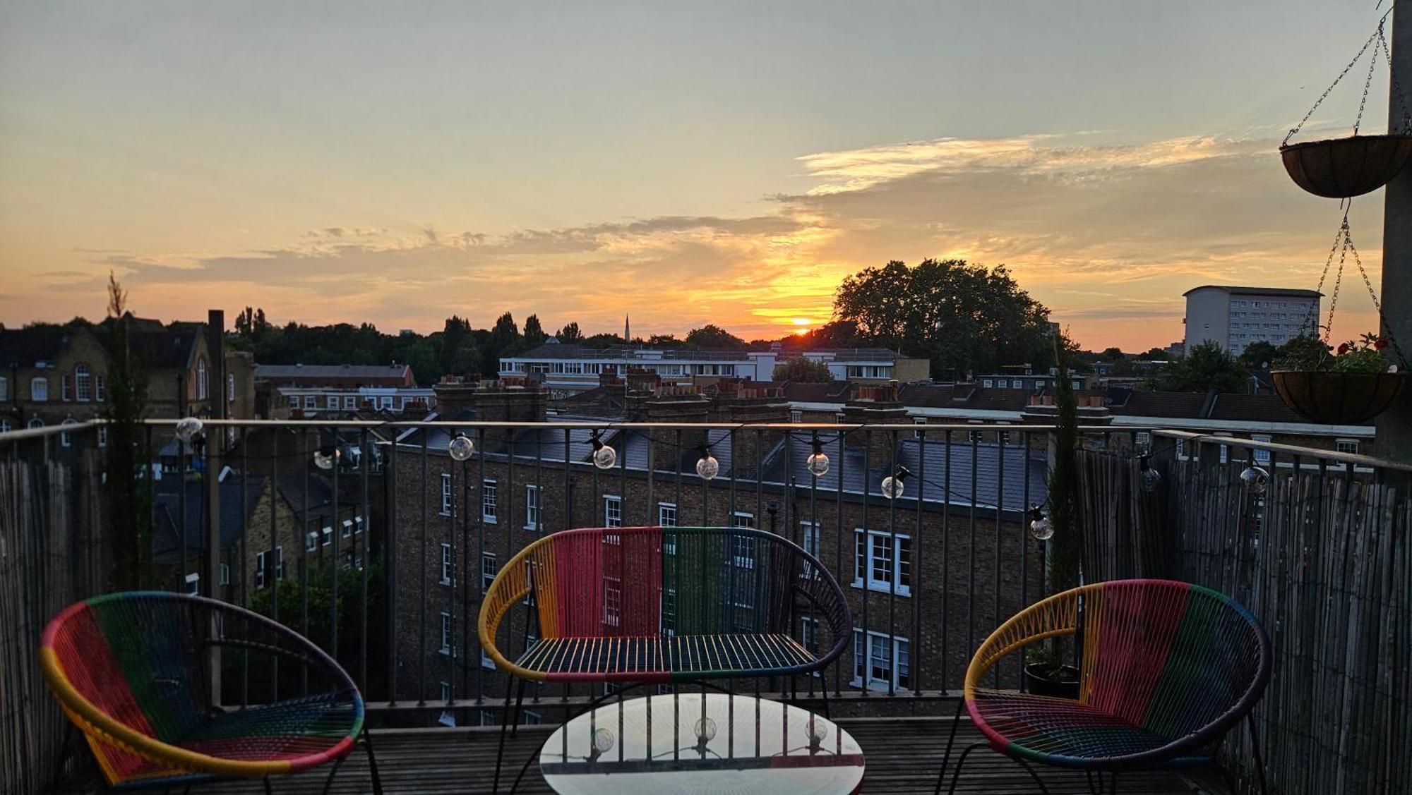 Apartment Roof Terrace, 2-bed 2-bath, Stoke Newington London