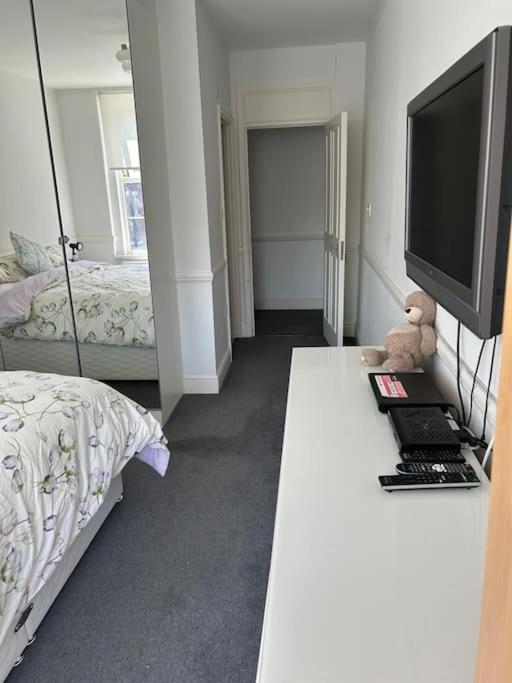 Elegant Flat In St Johns Wood * London