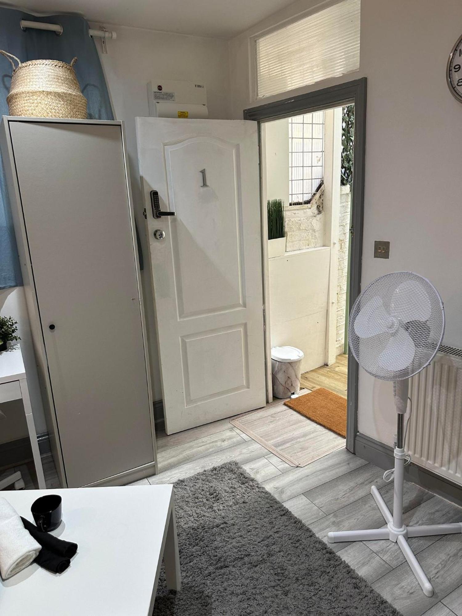 Guest&rest Acton London