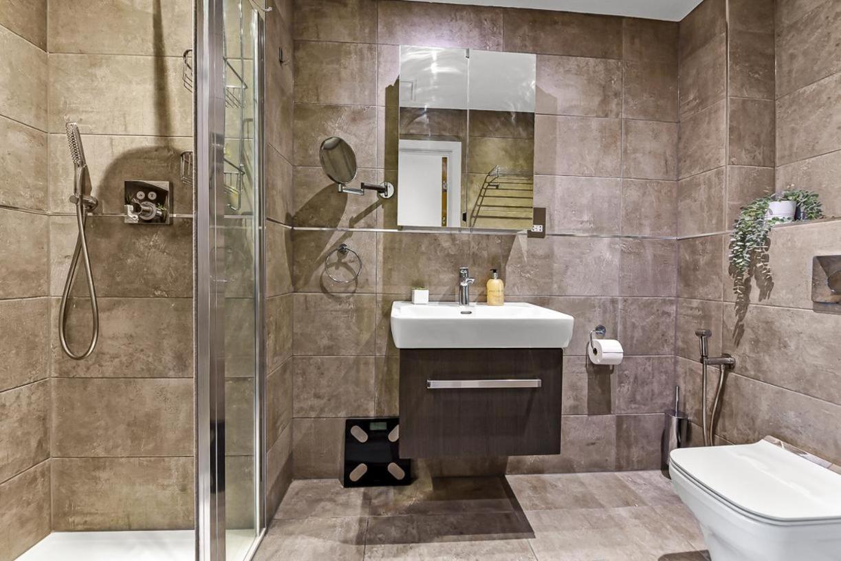 Apartment Luxury 2 Bed Close To