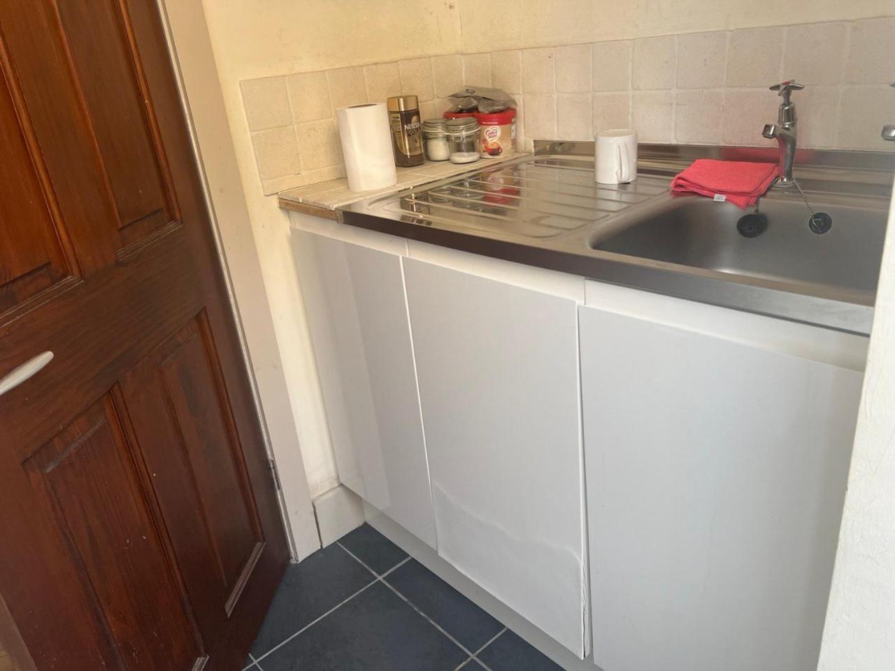 Self Contain With Room, Double Bed, Kitchen Gasthof *