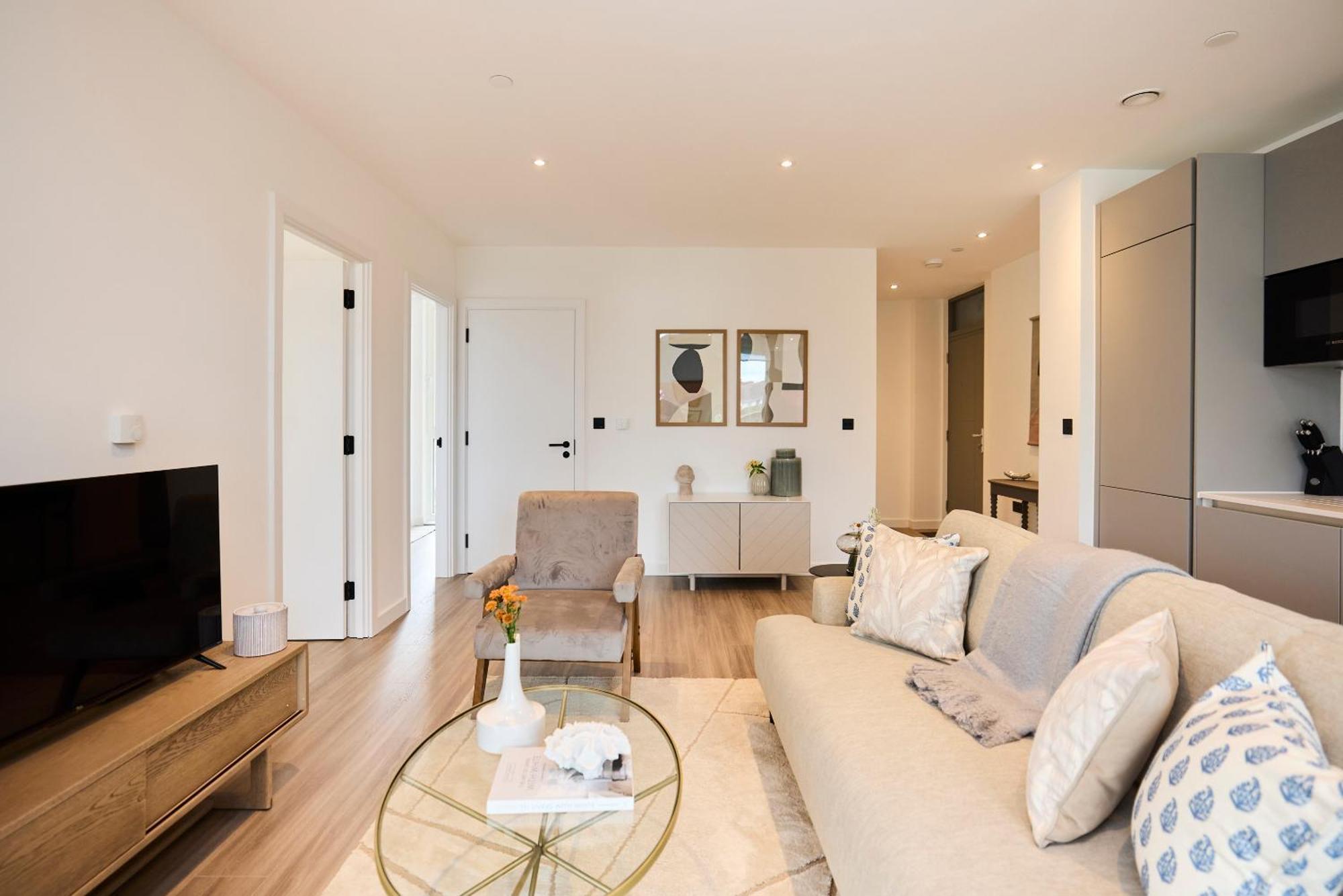 The Tottenham Escape - Lovely 2bdr Flat With Balcony Apartment *