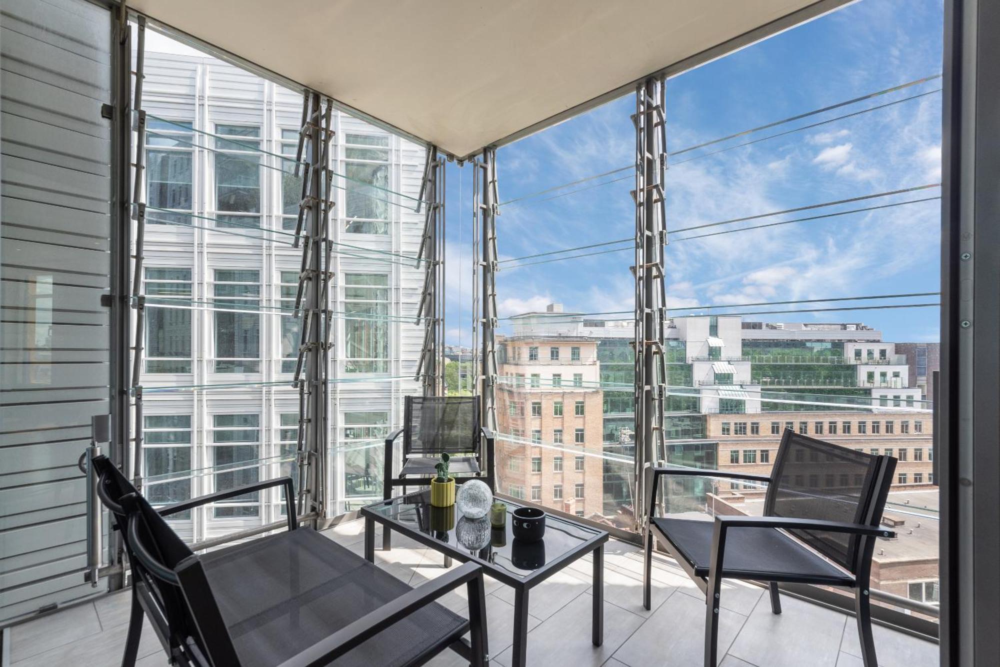 3bed 3bath With 2xbalconies In * Londen