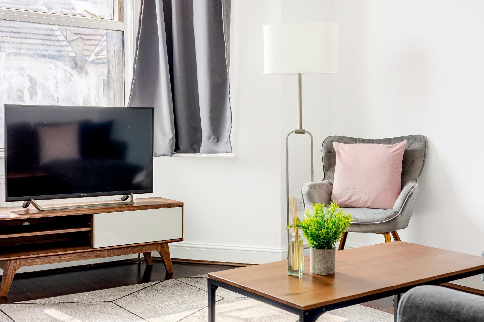 Bright 2br Flat, Forest Gate, East Leilighet