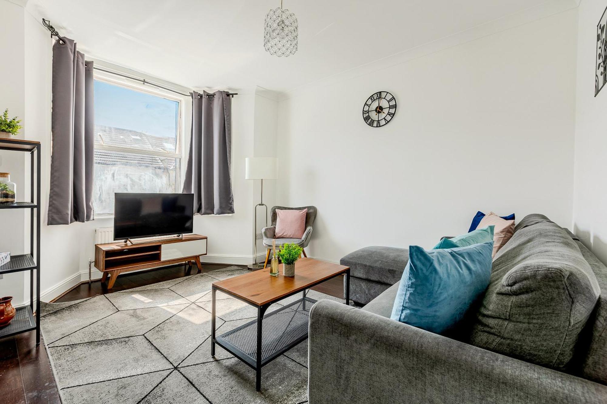 Bright 2br Flat, Forest Gate, East Leilighet *