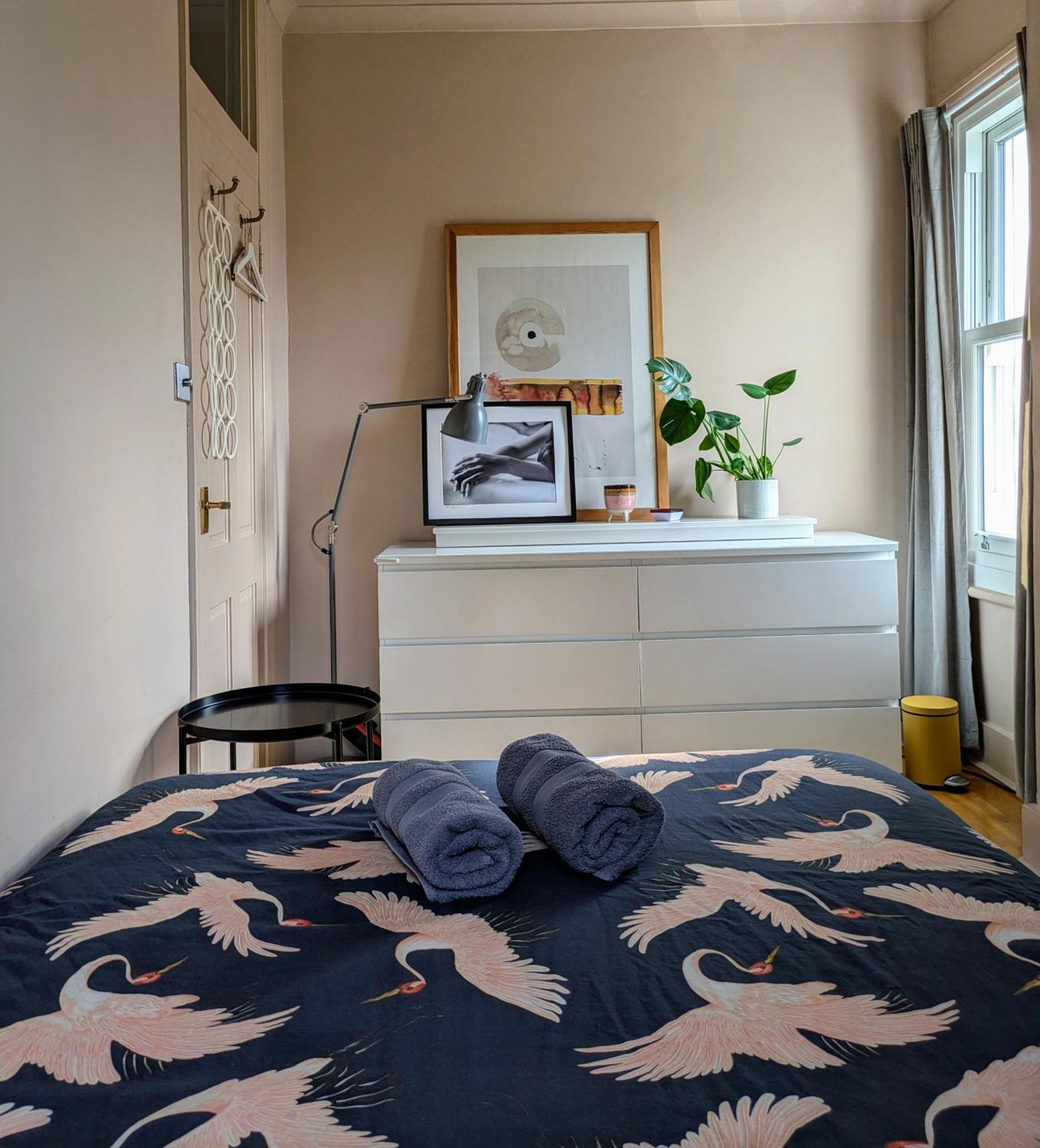 Charming Bright 2-Bed Heritage Flat, Battersea Park, London Appartement Londen