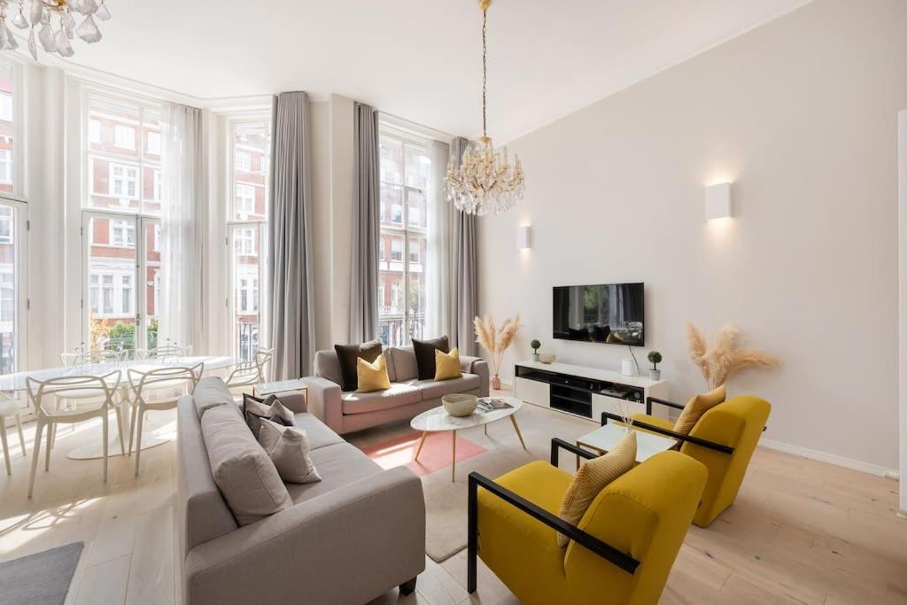 Presidential With 14ft High Ceilings & Private Elevator Appartement *