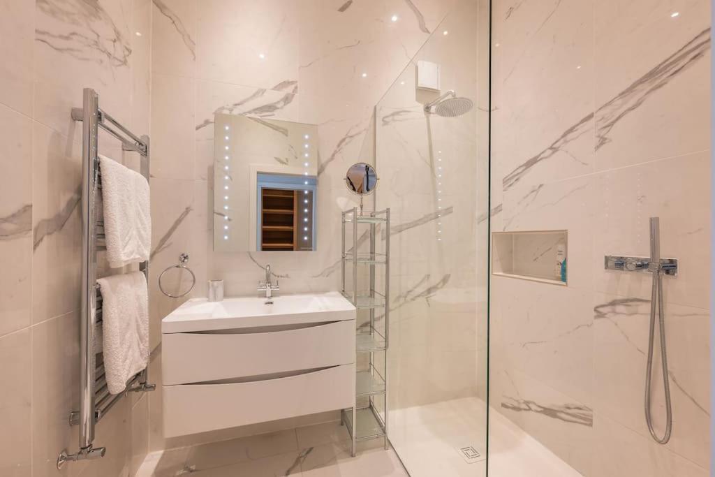 Appartement Presidential With 14ft High Ceilings & Private Elevator *