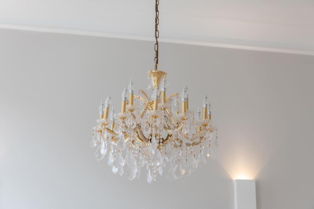 Presidential With 14ft High Ceilings & Private Elevator Londen