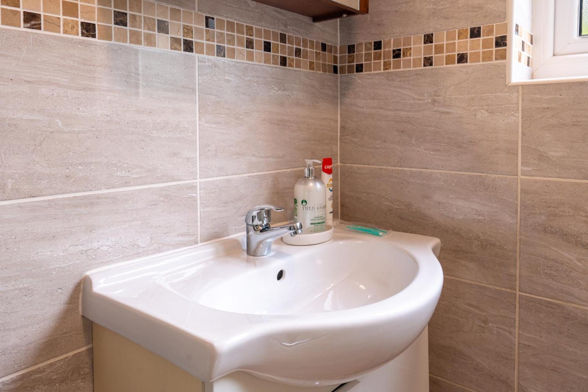 2 Bed, Wembley, Ealing, Londen