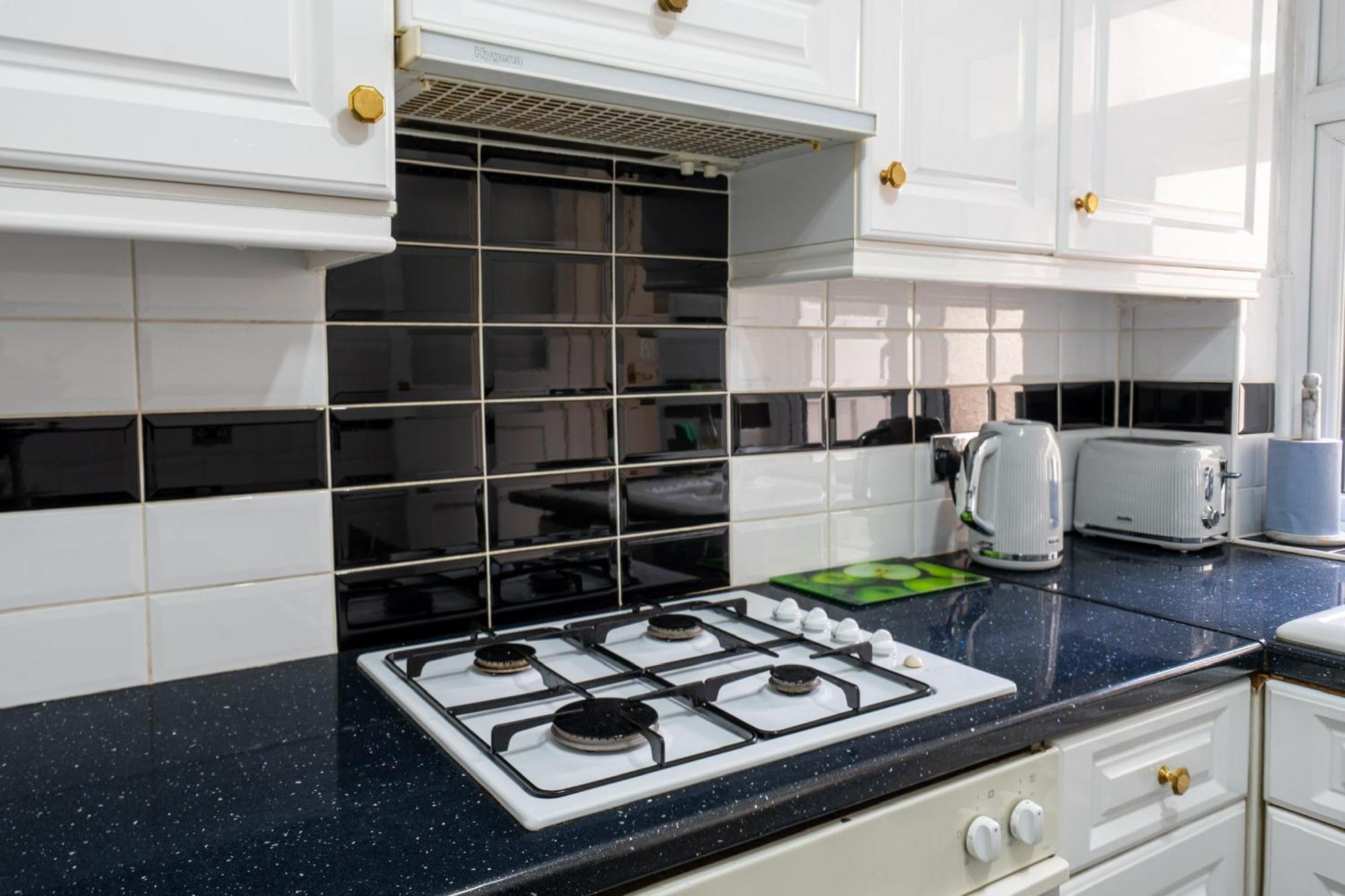 2 Bed, Wembley, Ealing, * Londen