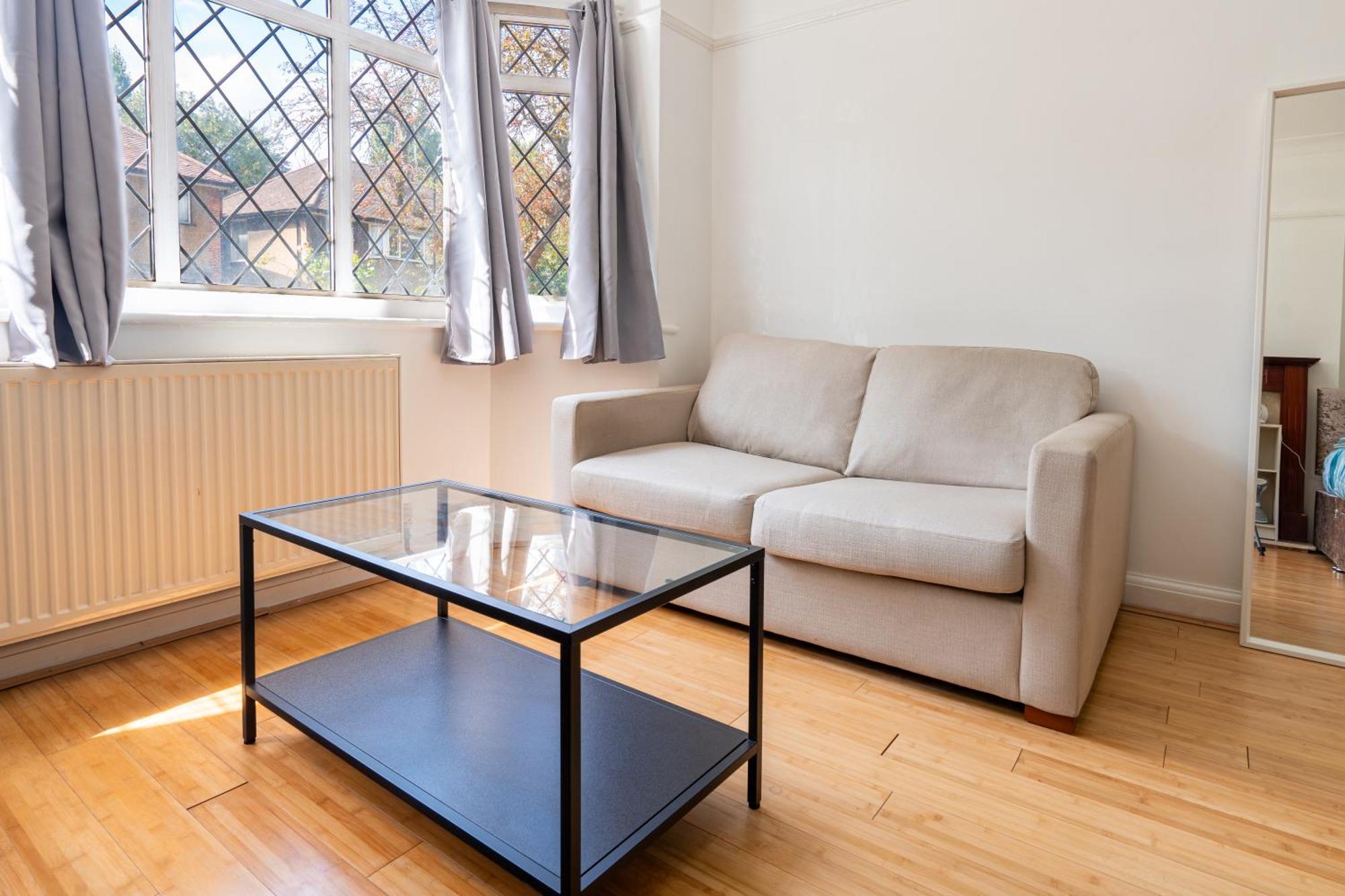 2 Bed, Wembley, Ealing, Appartement *