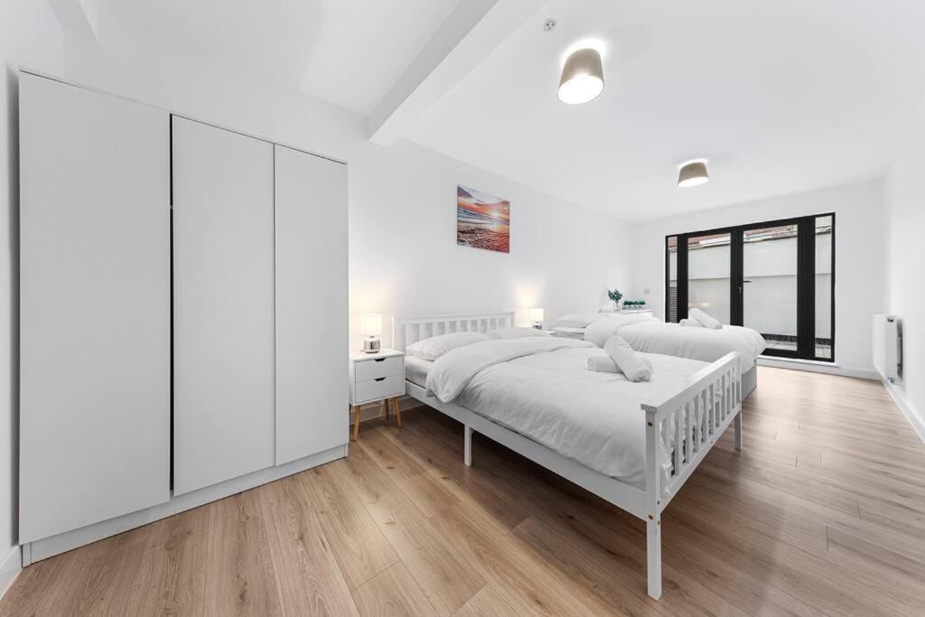 Spacious Sleep 14 - 1 Min From Tooting Station Mr3 Apartamento Londres