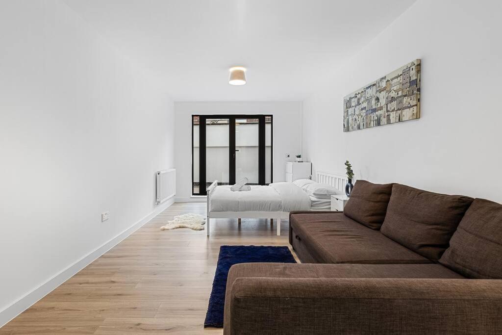 Apartamento Spacious Sleep 14 - 1 Min From Tooting Station Mr3 *