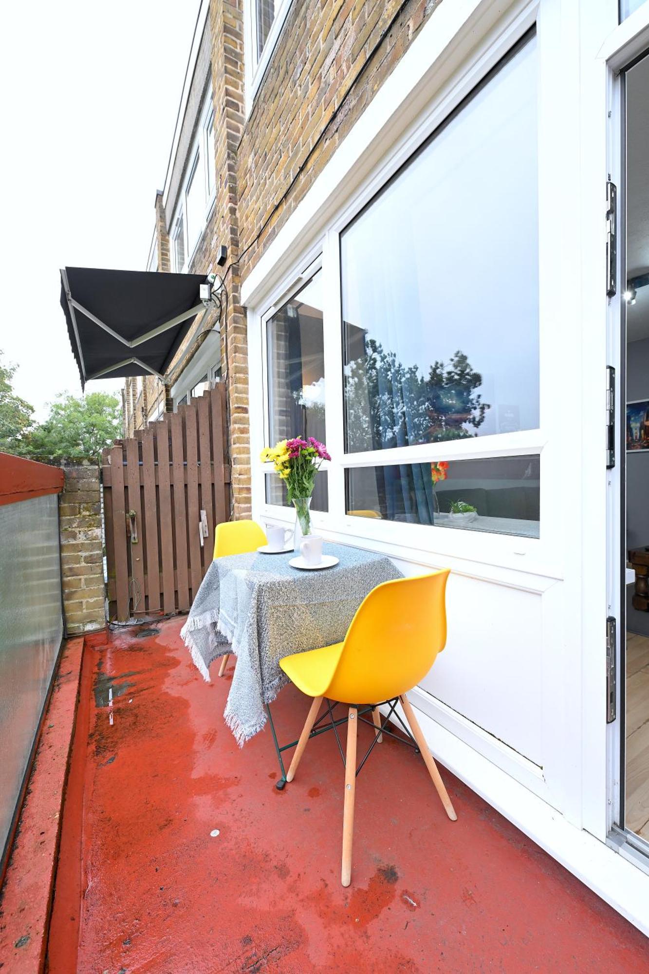2 Bedroom Flat Next To Arsenal Stadium - Highbury * London
