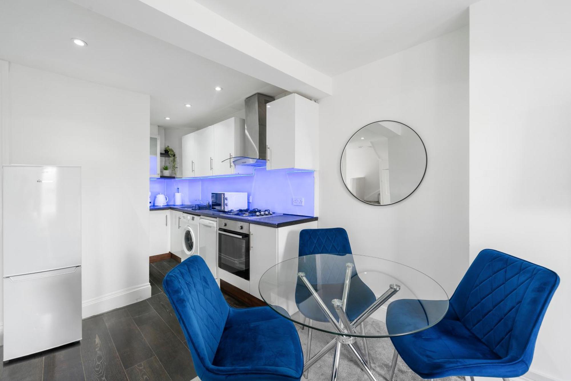 Apartment Cosy 1 & 2 Bedroom Zone 1 London