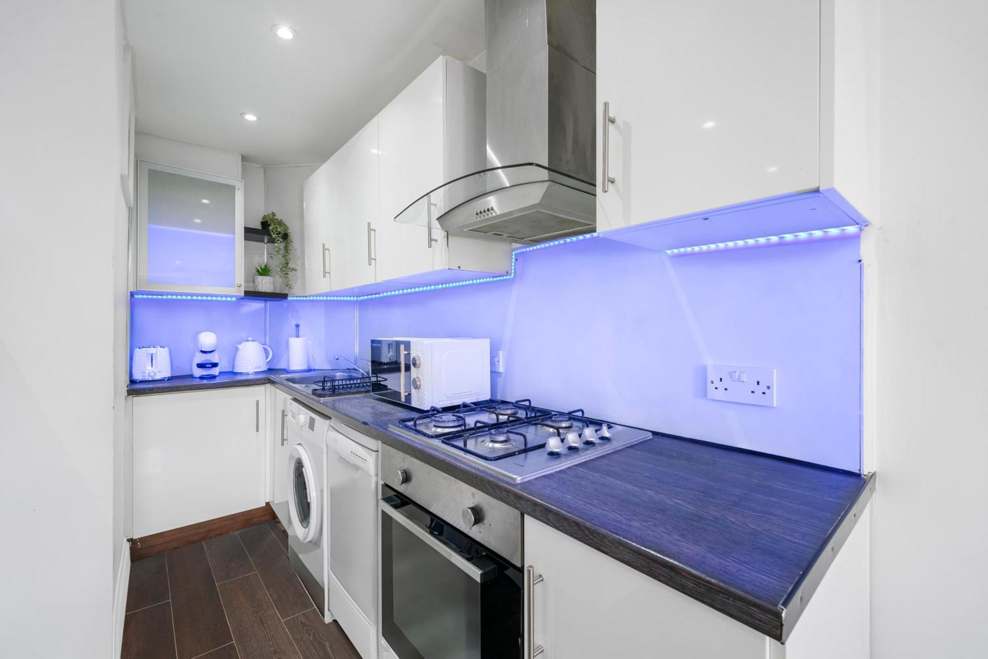 Cosy 1 & 2 Bedroom Zone 1 * London