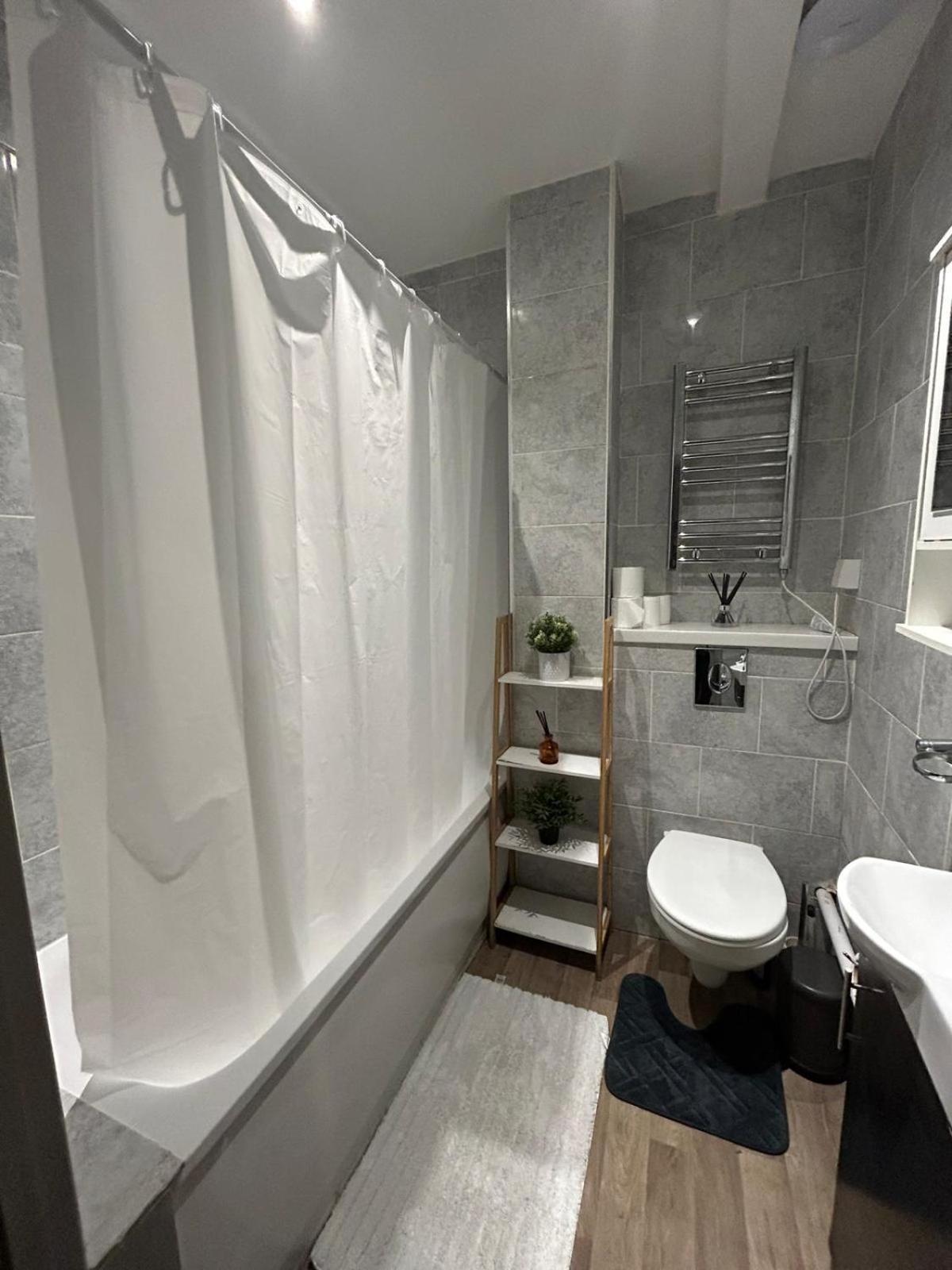 Kingcross 3 Bedroom Flat, 3mins To Euston Apartment