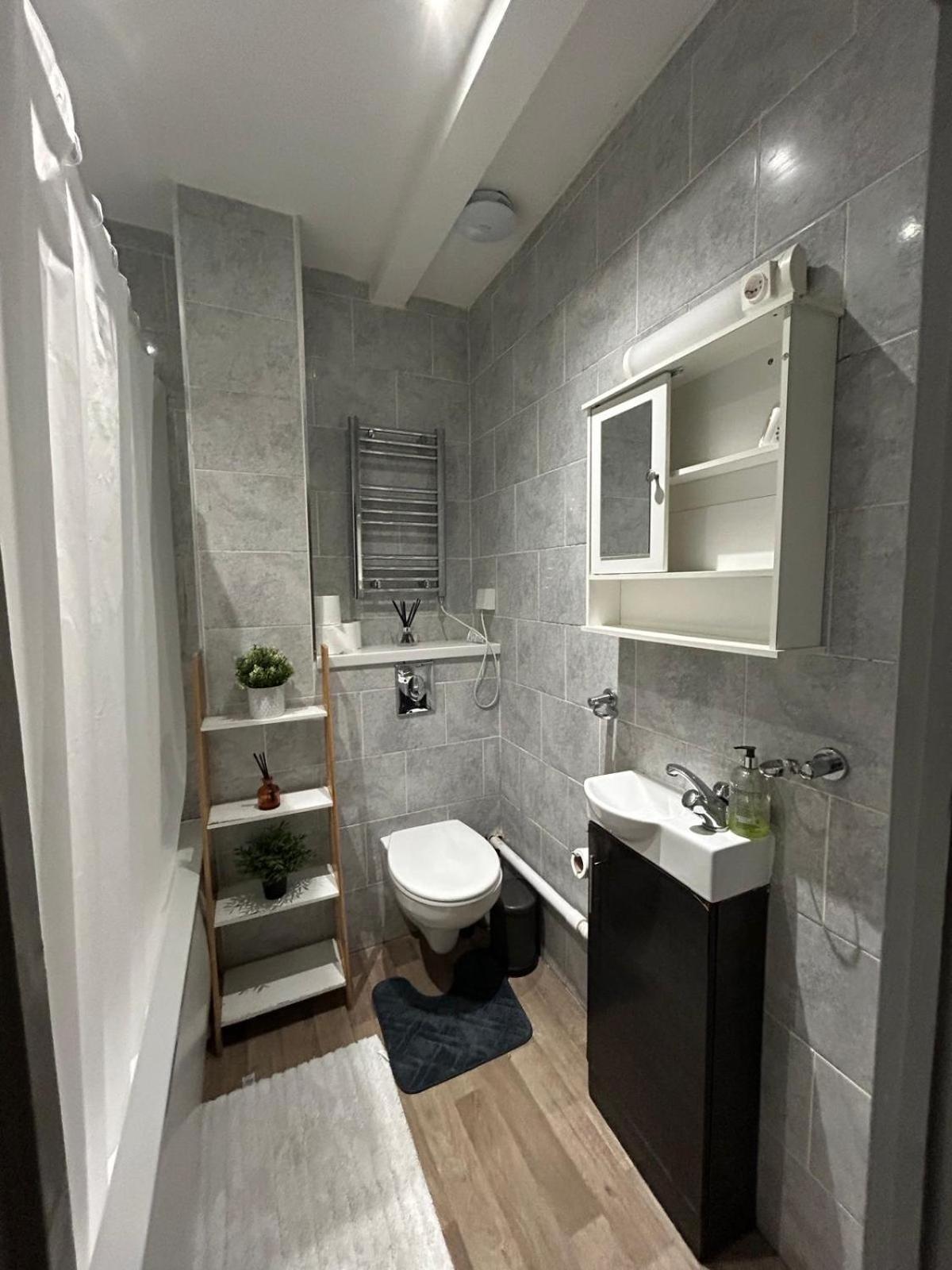 Kingcross 3 Bedroom Flat, 3mins To Euston *