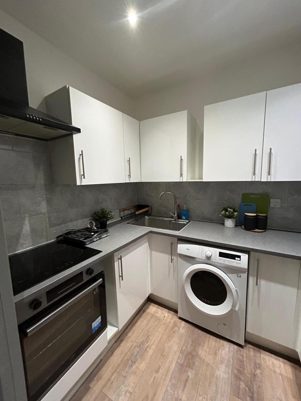 Kingcross 3 Bedroom Flat, 3mins To Euston Apartment *