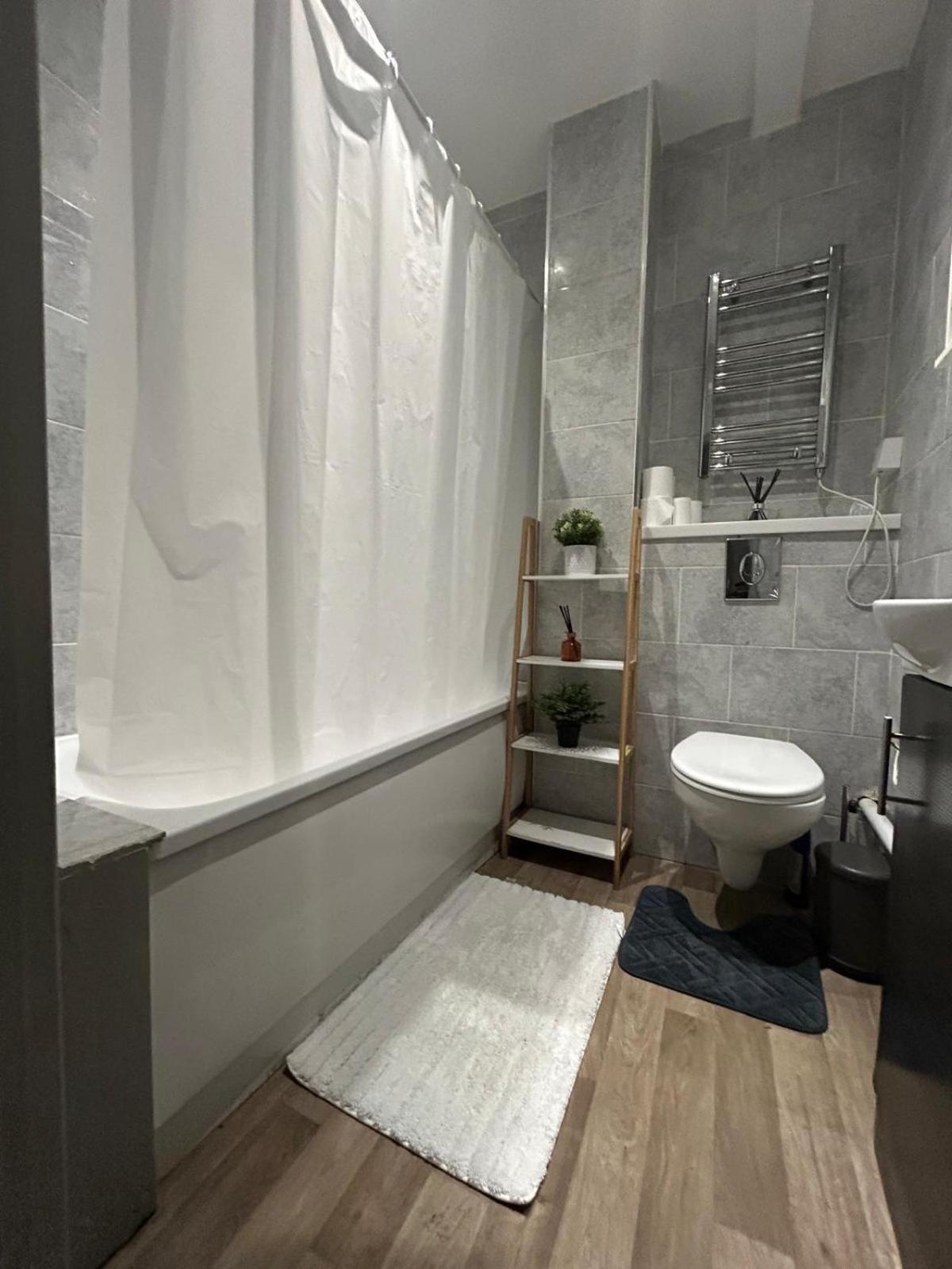 Kingcross 3 Bedroom Flat, 3mins To Euston Apartment London