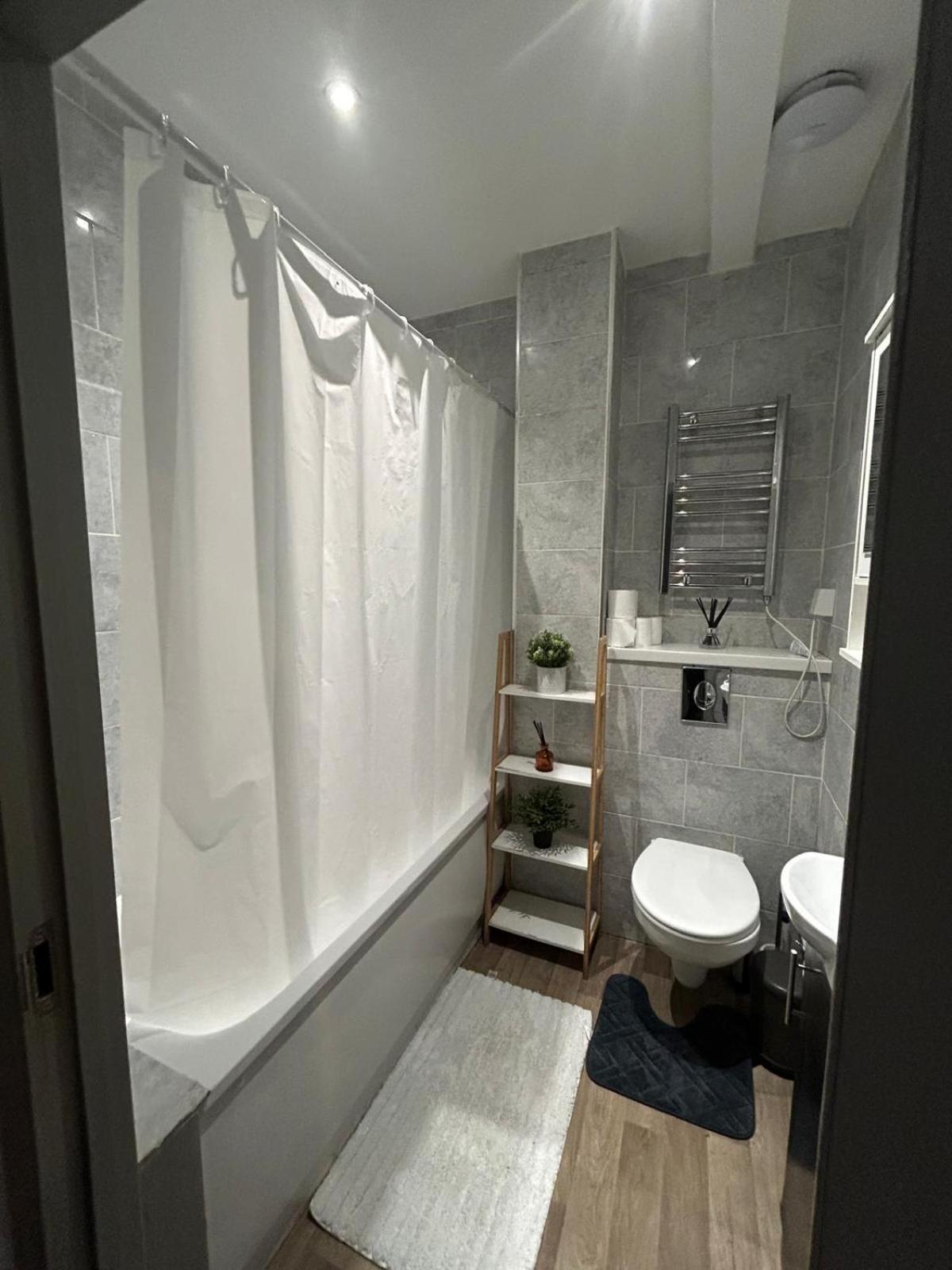 Kingcross 3 Bedroom Flat, 3mins To Euston * London
