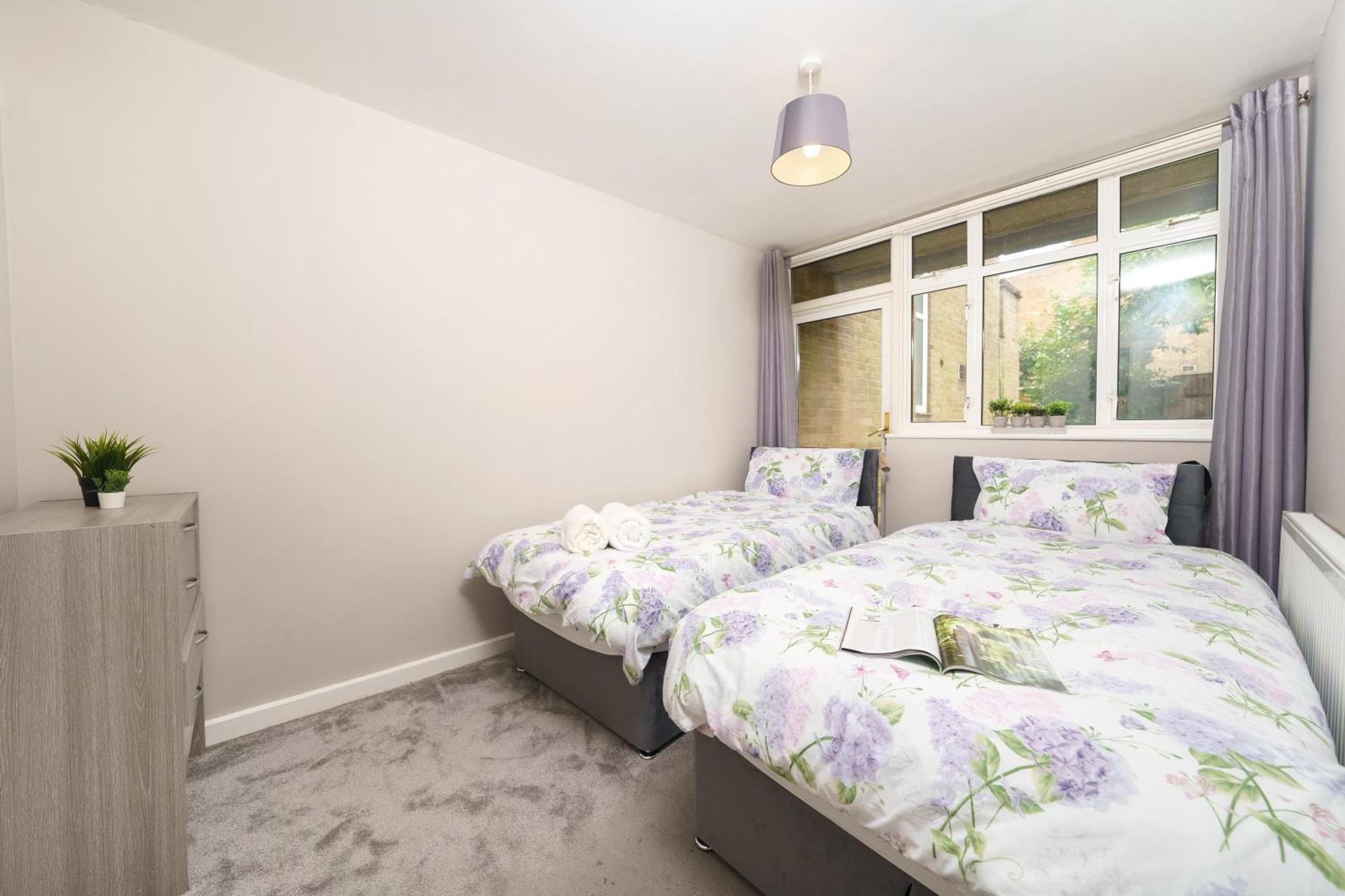 Cozy 2-bed Garden Flat, With Free Private Parking, Wembley London