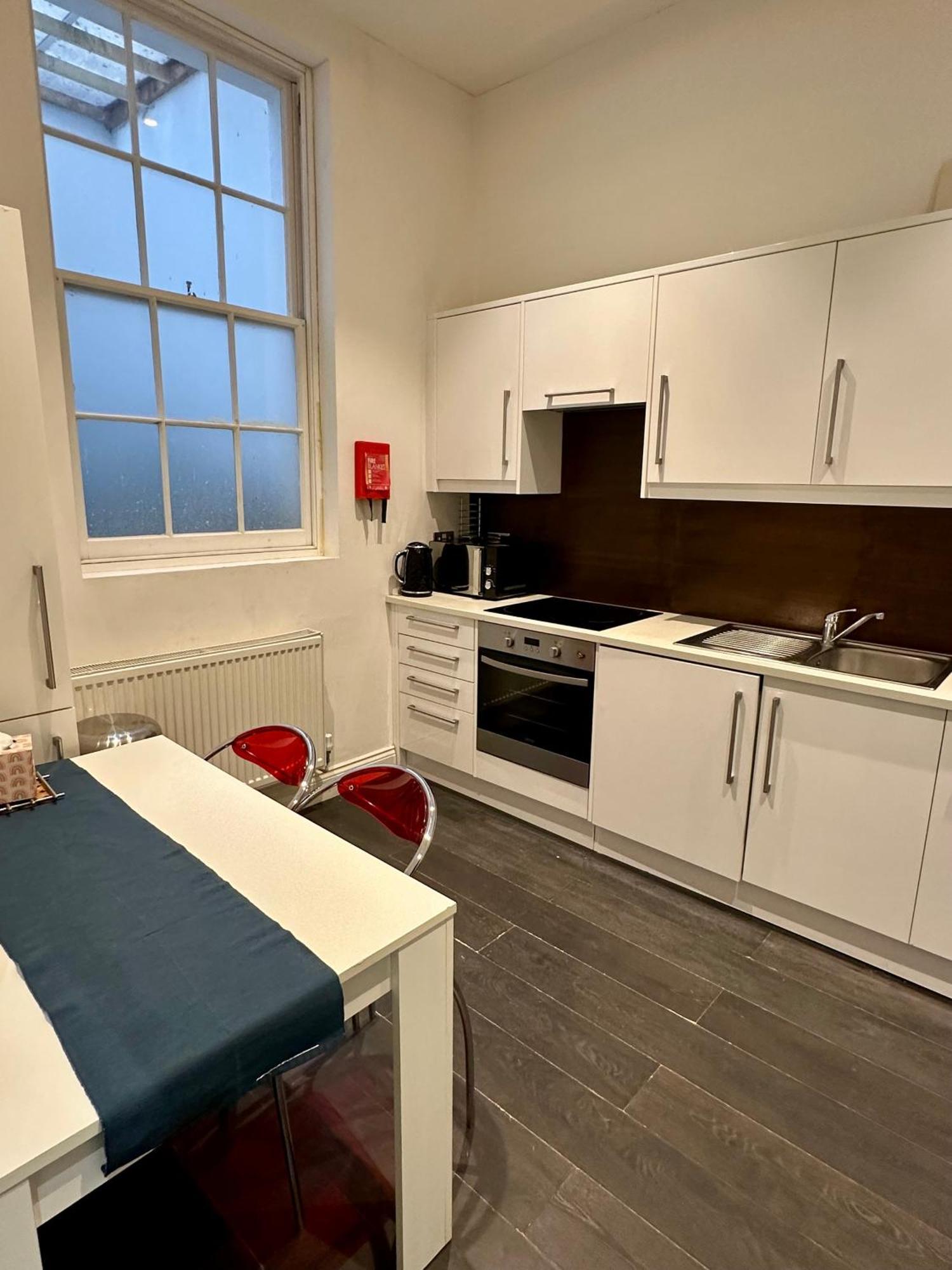 Regency Apartment *