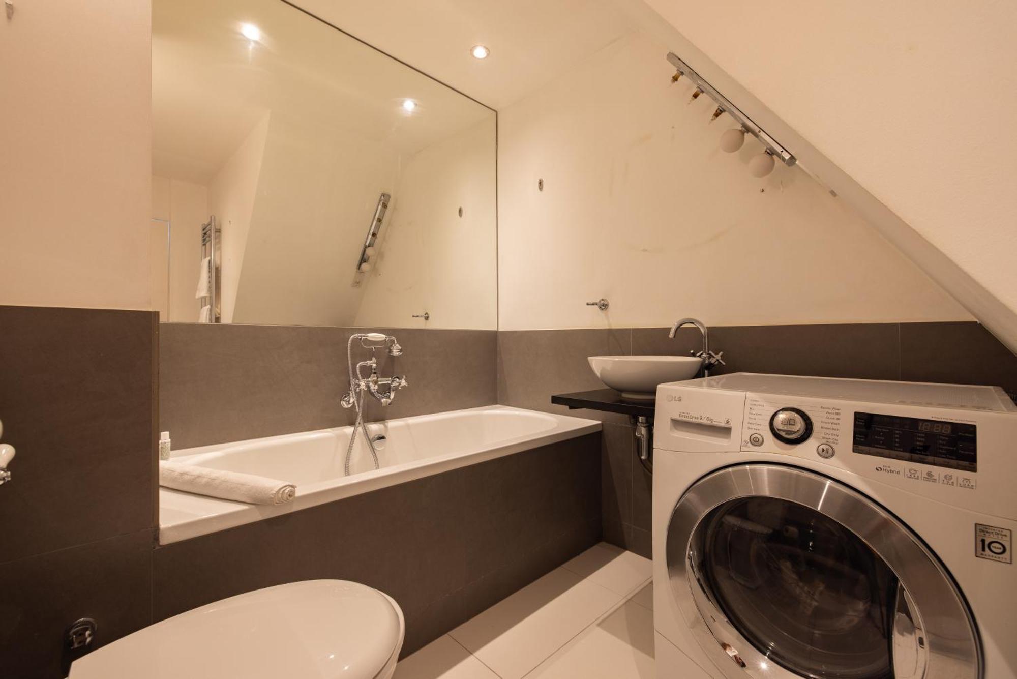 The Philbeach Gardens Place - Lovely 5bdr Flat With Terrace Apartment