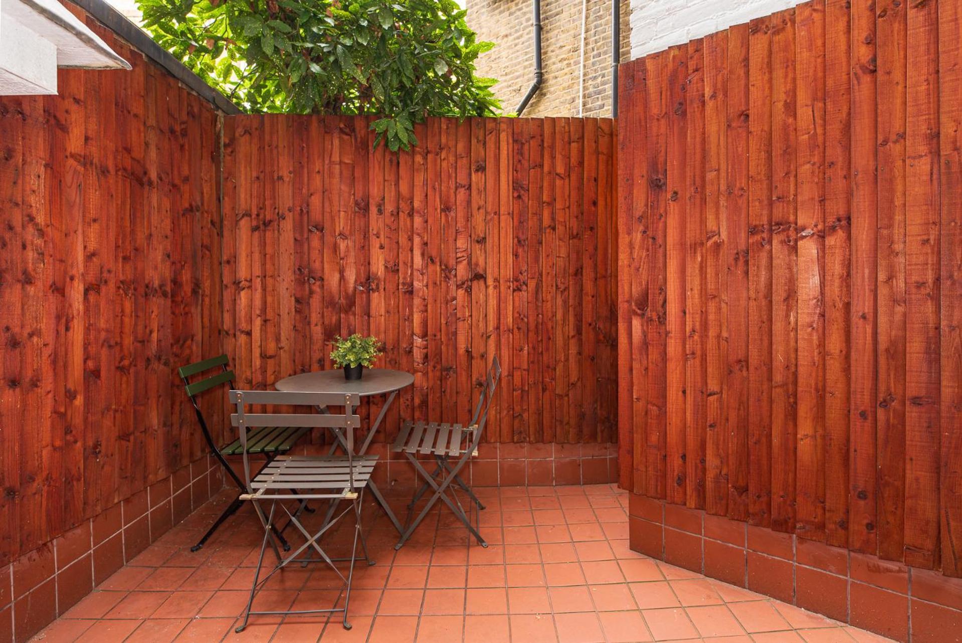 Apartment 3 Bedroom With Private Terrace In Pimlico, Westminster, Victoria London