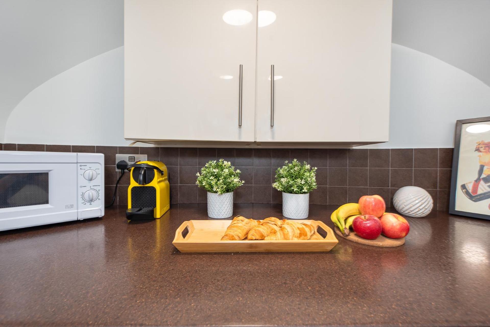 3 Bedroom With Private Terrace In Pimlico, Westminster, Victoria *