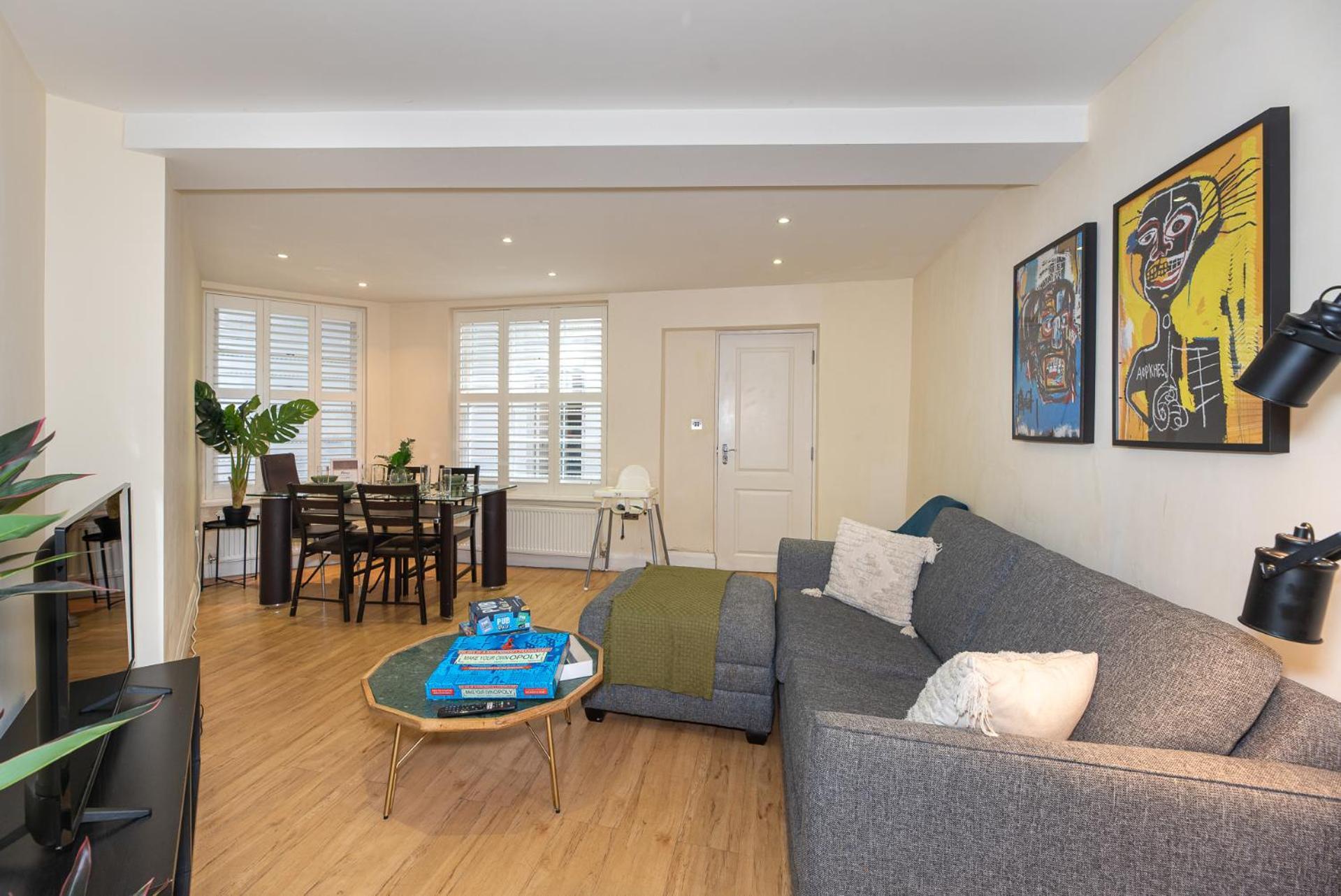3 Bedroom With Private Terrace In Pimlico, Westminster, Victoria Apartment
